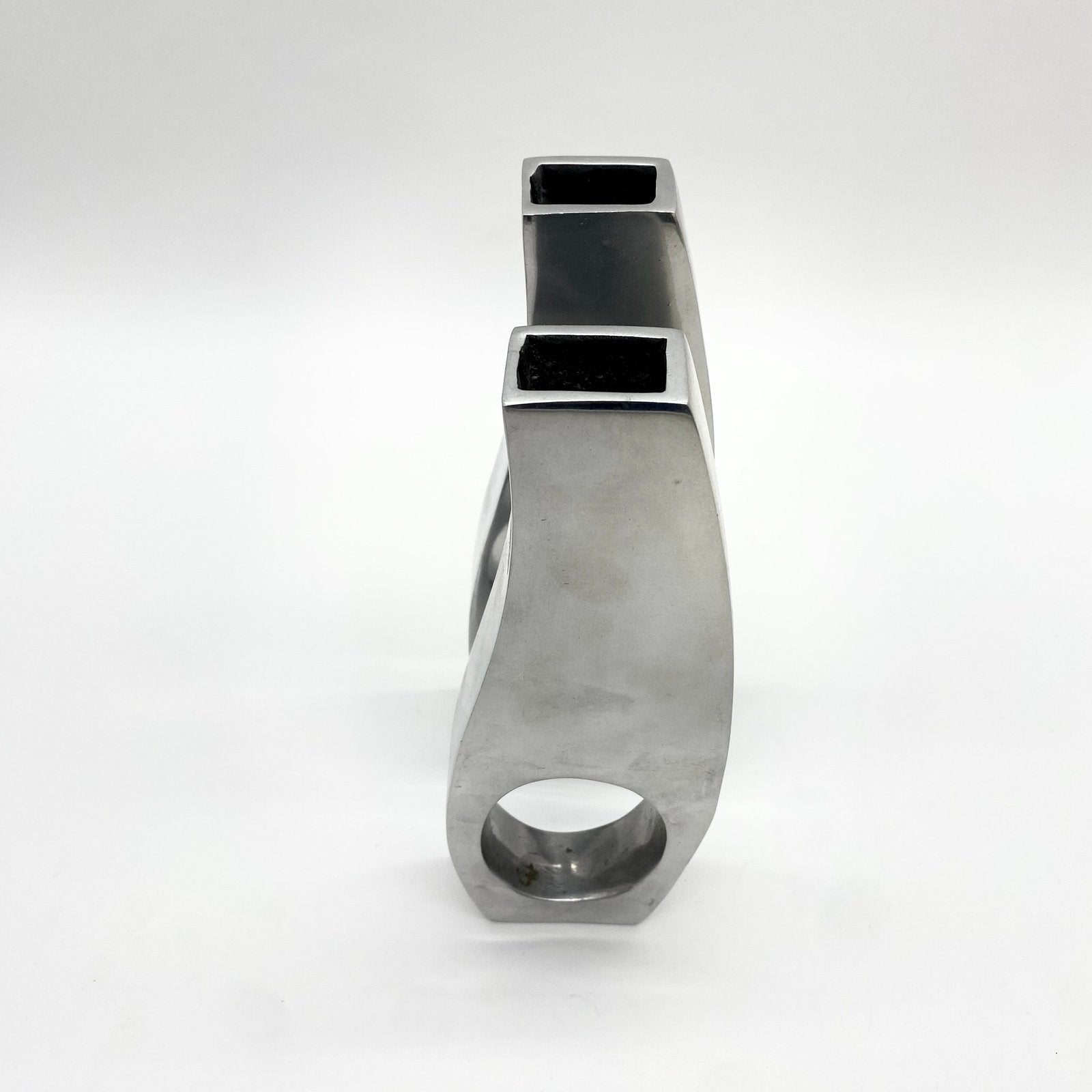 PAIRE DE VASES SCULPTURAUX/ FONTE D’ALUMINIUM –1970s