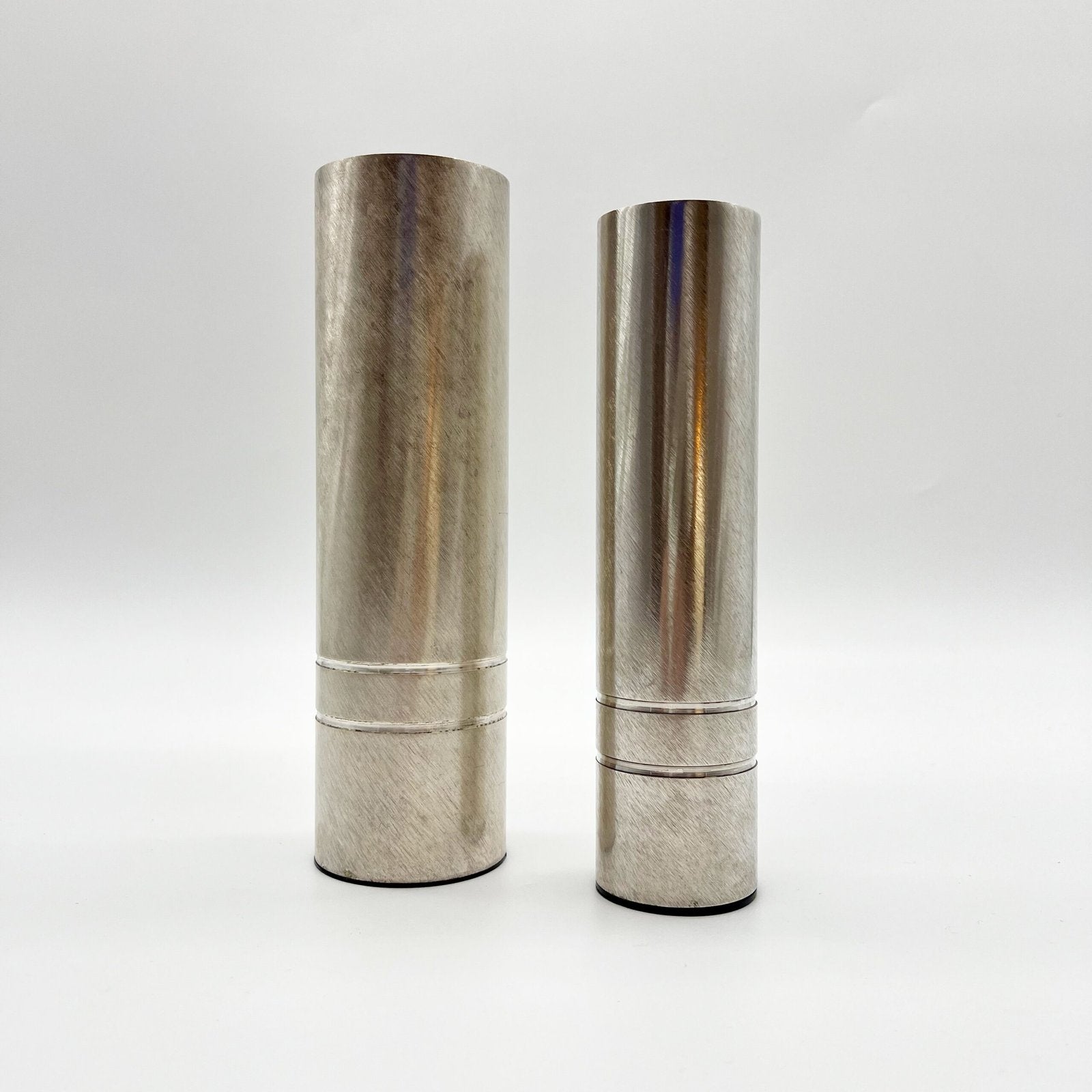 PAIRE DE VASES ROULEAUX / ALUMINIUM PAR "BSF" – ALLEMAGNE, 1960s