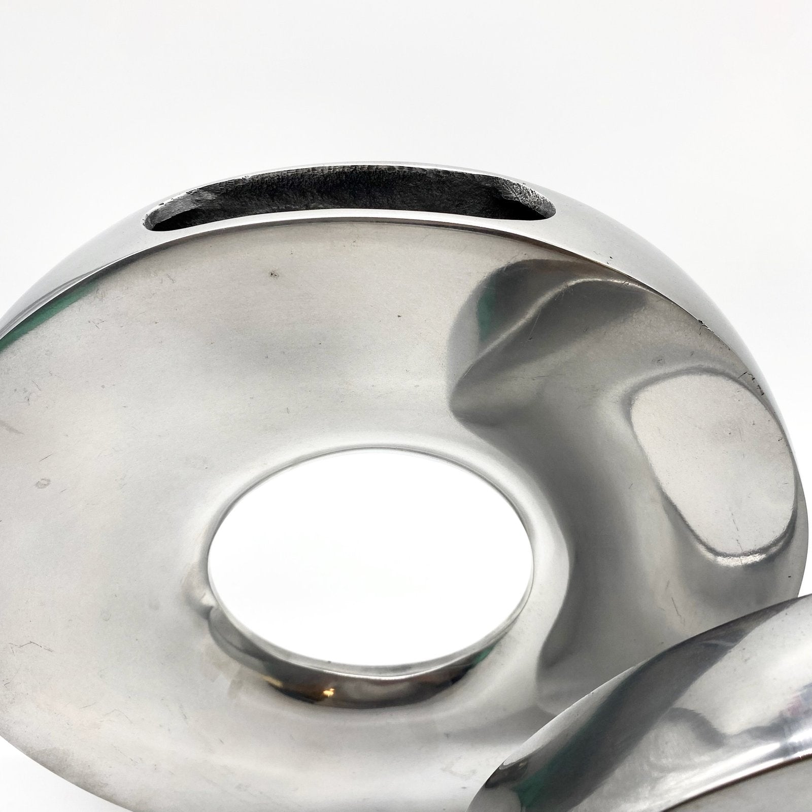 PAIRE DE VASES "DONUTS" / FONTE D’ALUMINIUM – 1970s ITALY