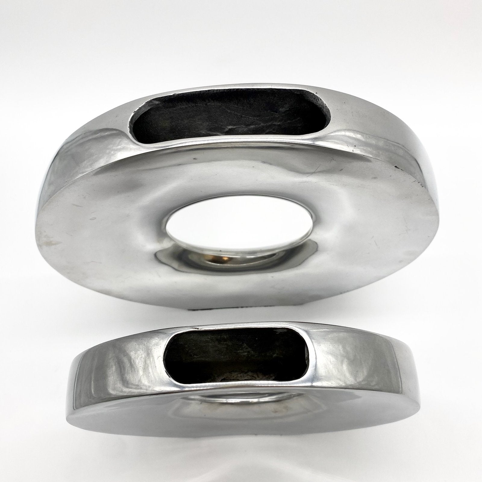 PAIRE DE VASES "DONUTS" / FONTE D’ALUMINIUM – 1970s ITALY