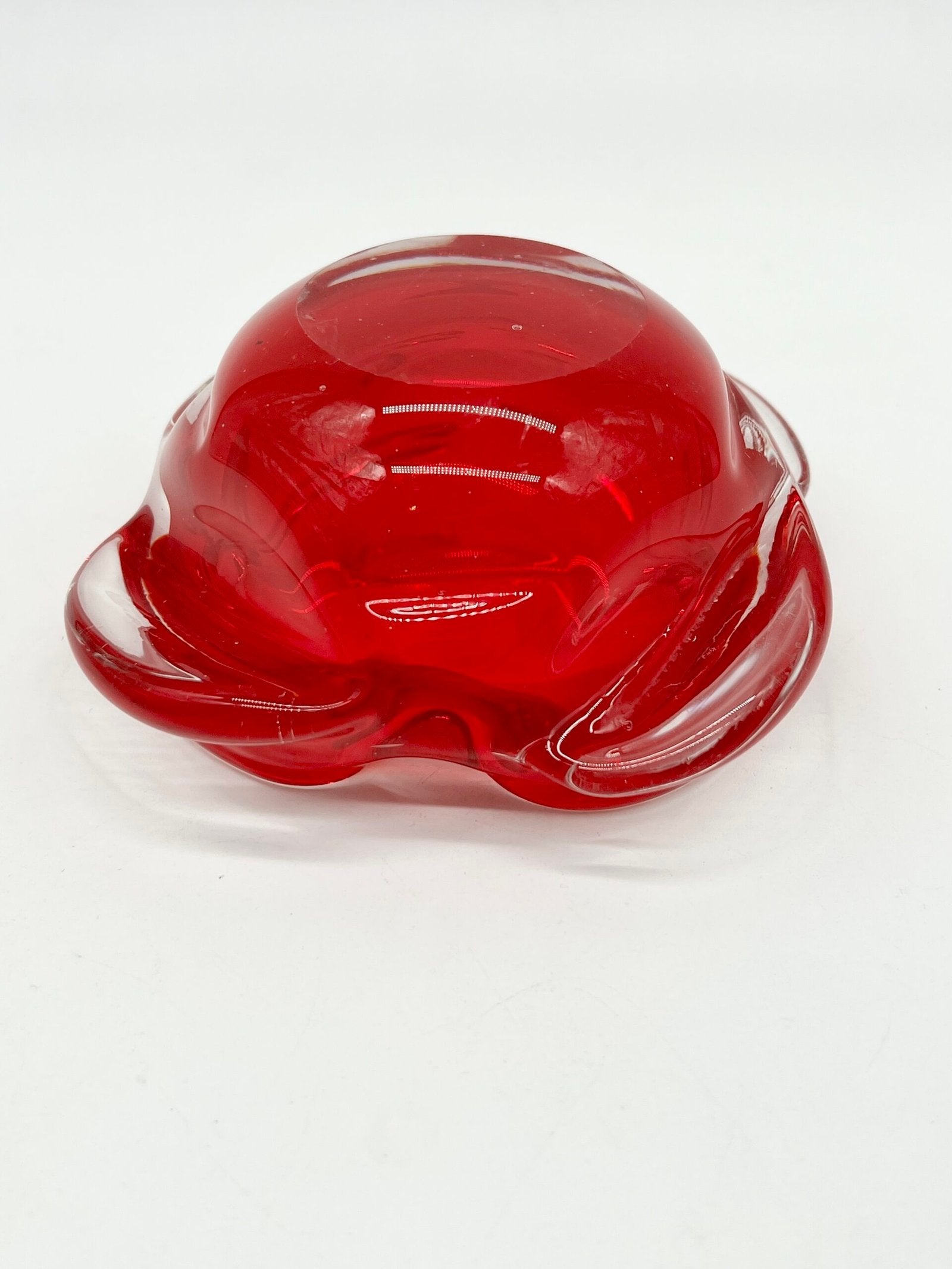 CENDRIER VINTAGE EN VERRE SCULPTÉ SPIRALE — ANNÉES 1970
