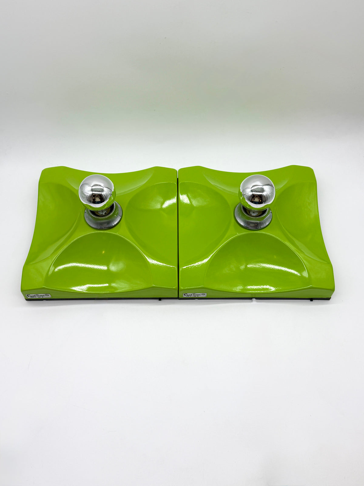 Paire d’appliques « Scudo » – Fael Luce, Italie, 1970s
