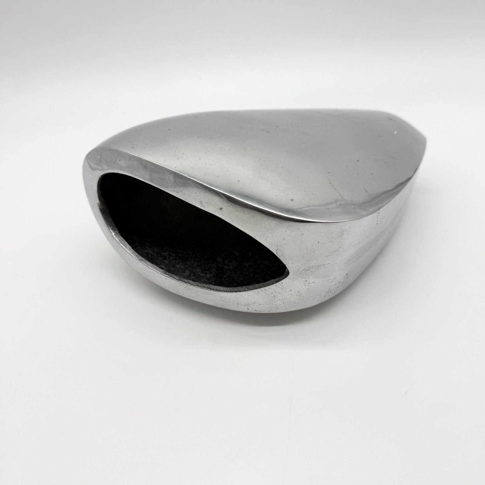 VASE SCULPTURAL / FONTE D’ALU POLI – 1980s