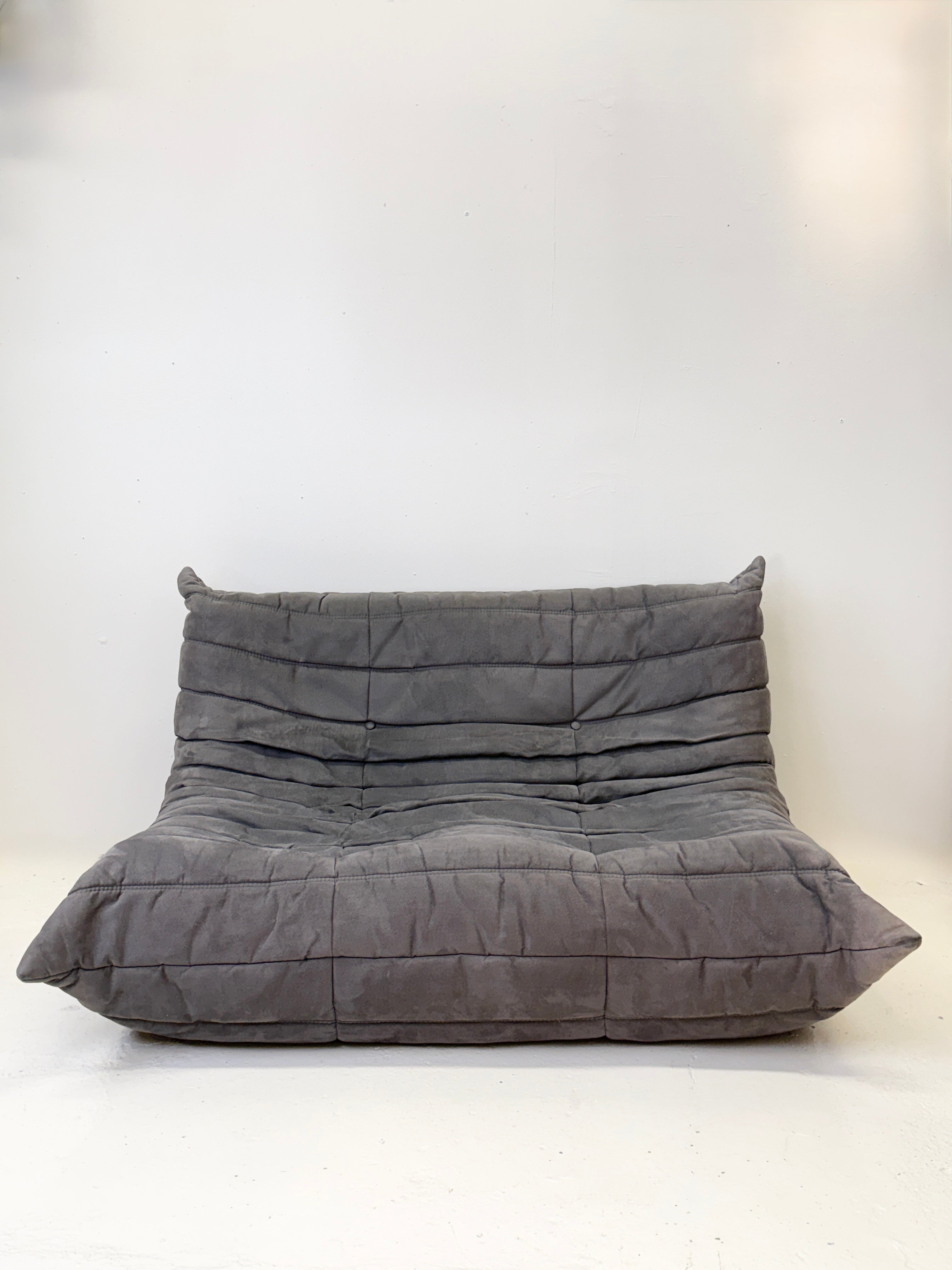 CANAPÉ TOGO 2 PLACES "LIGNE ROSET", GRIS SOURIS