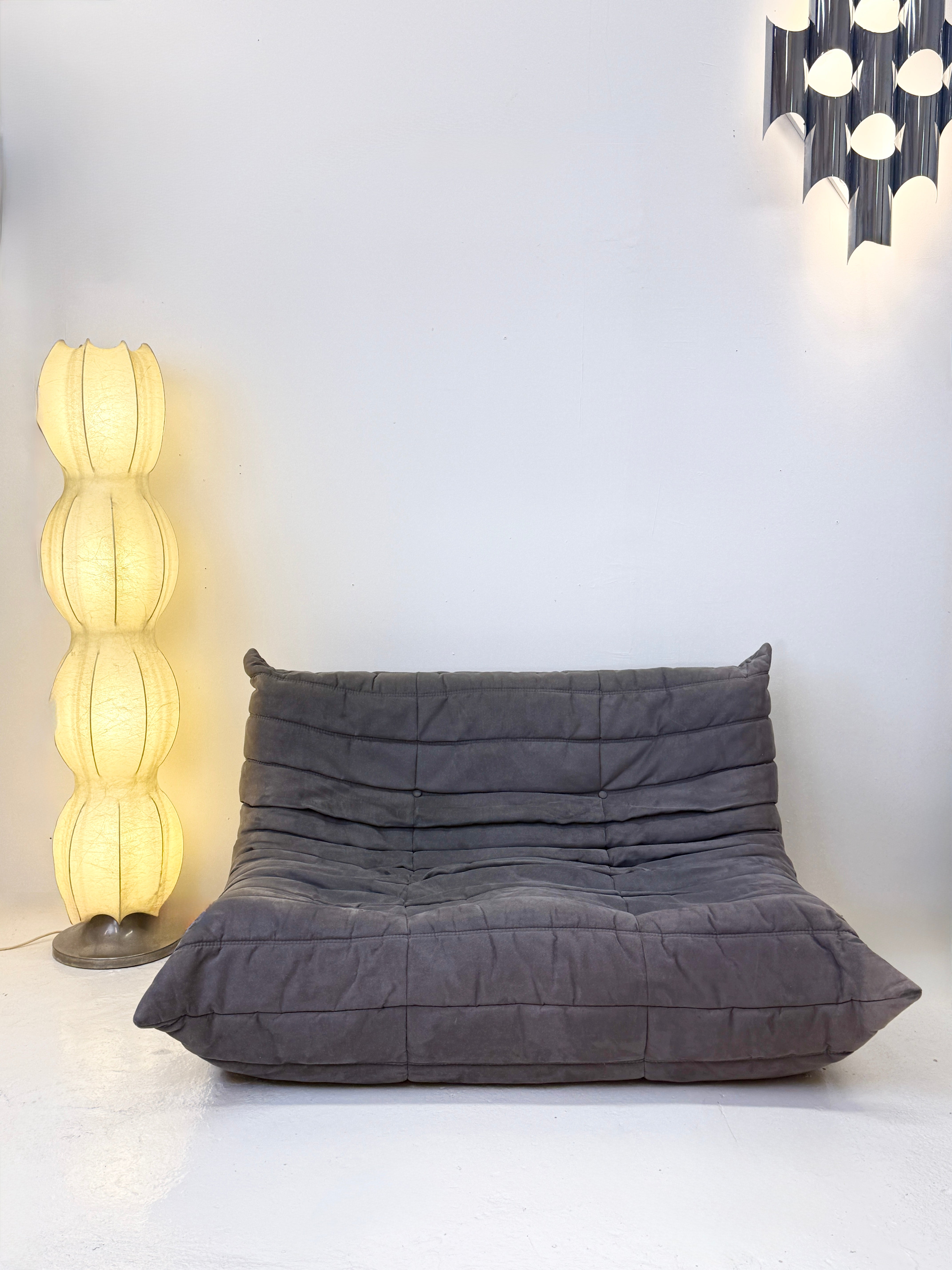 CANAPÉ TOGO 2 PLACES "LIGNE ROSET", GRIS SOURIS