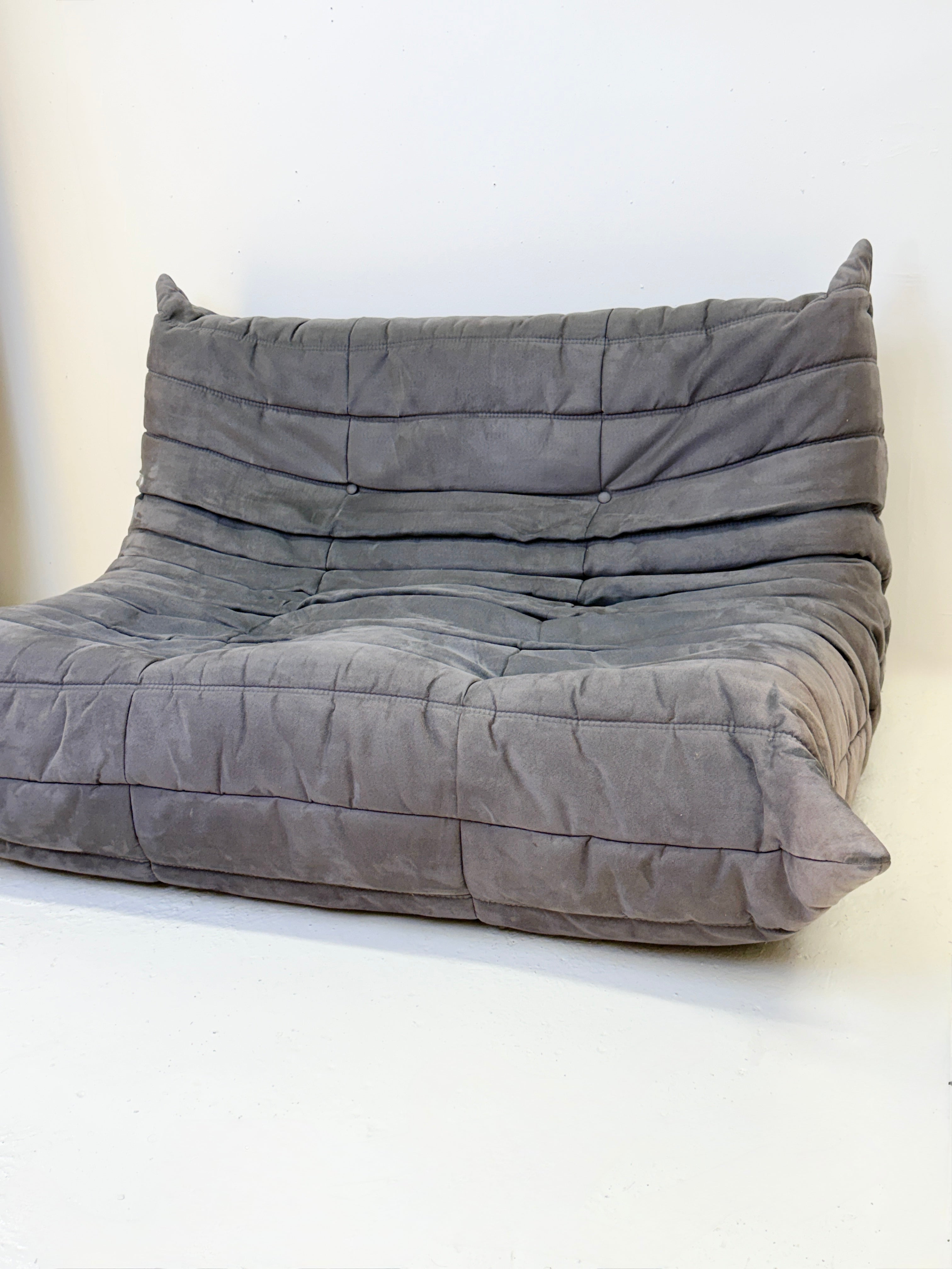 CANAPÉ TOGO 2 PLACES "LIGNE ROSET", GRIS SOURIS