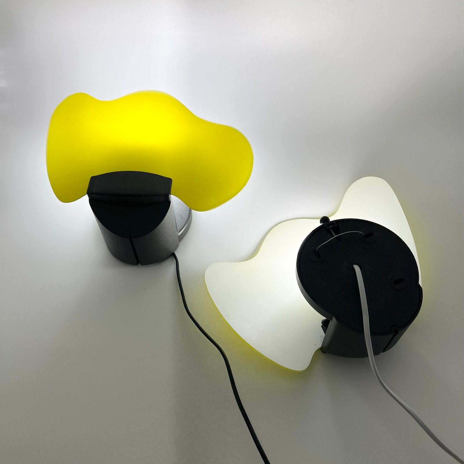 PAIRE D’APPLIQUES MODERNISTES "LAGUNA LIGHT"- ITALY, 1980s