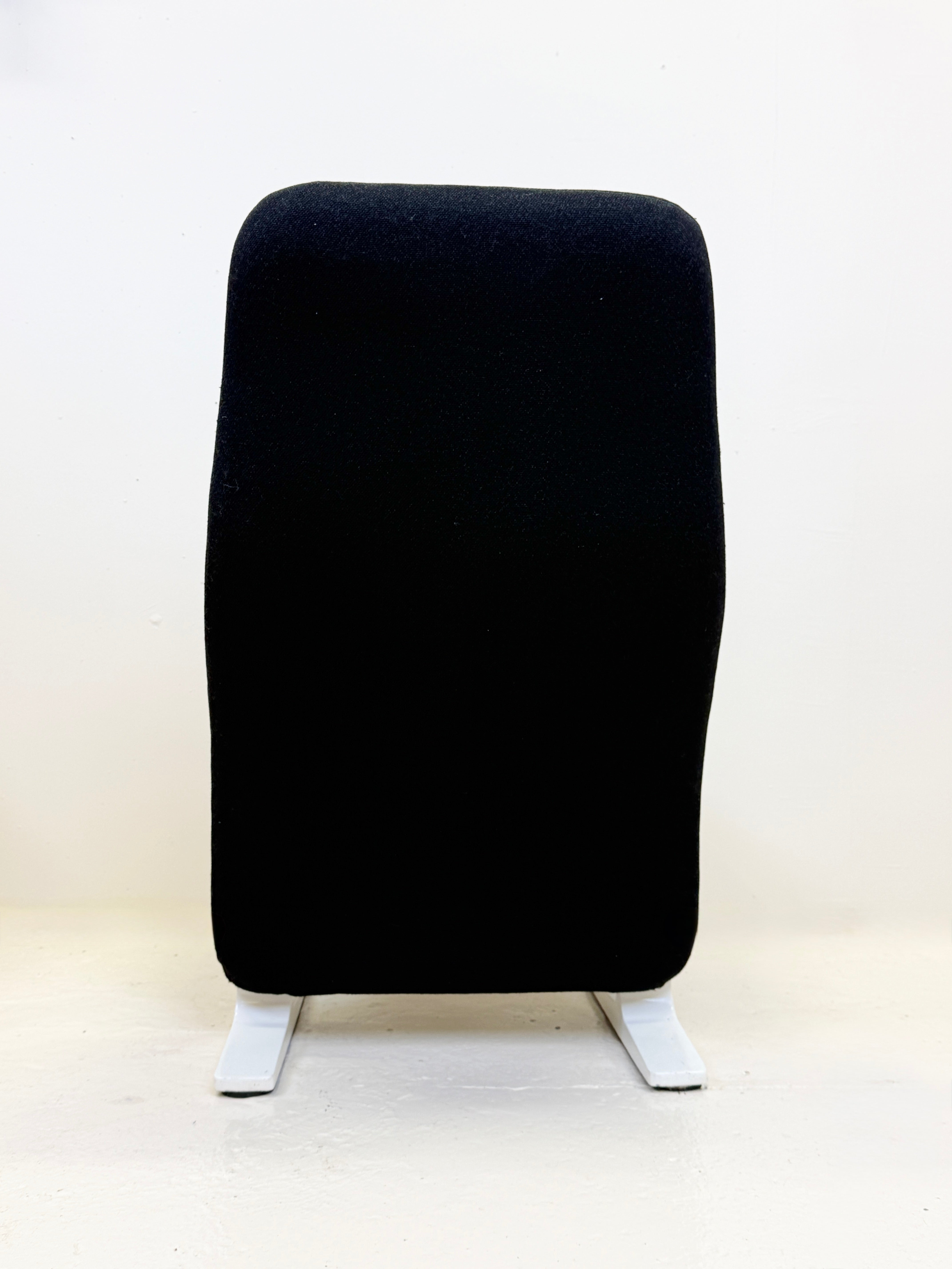 FAUTEUIL "CONCORDE" NOIR PAR PIERRE PAULIN, 1960s