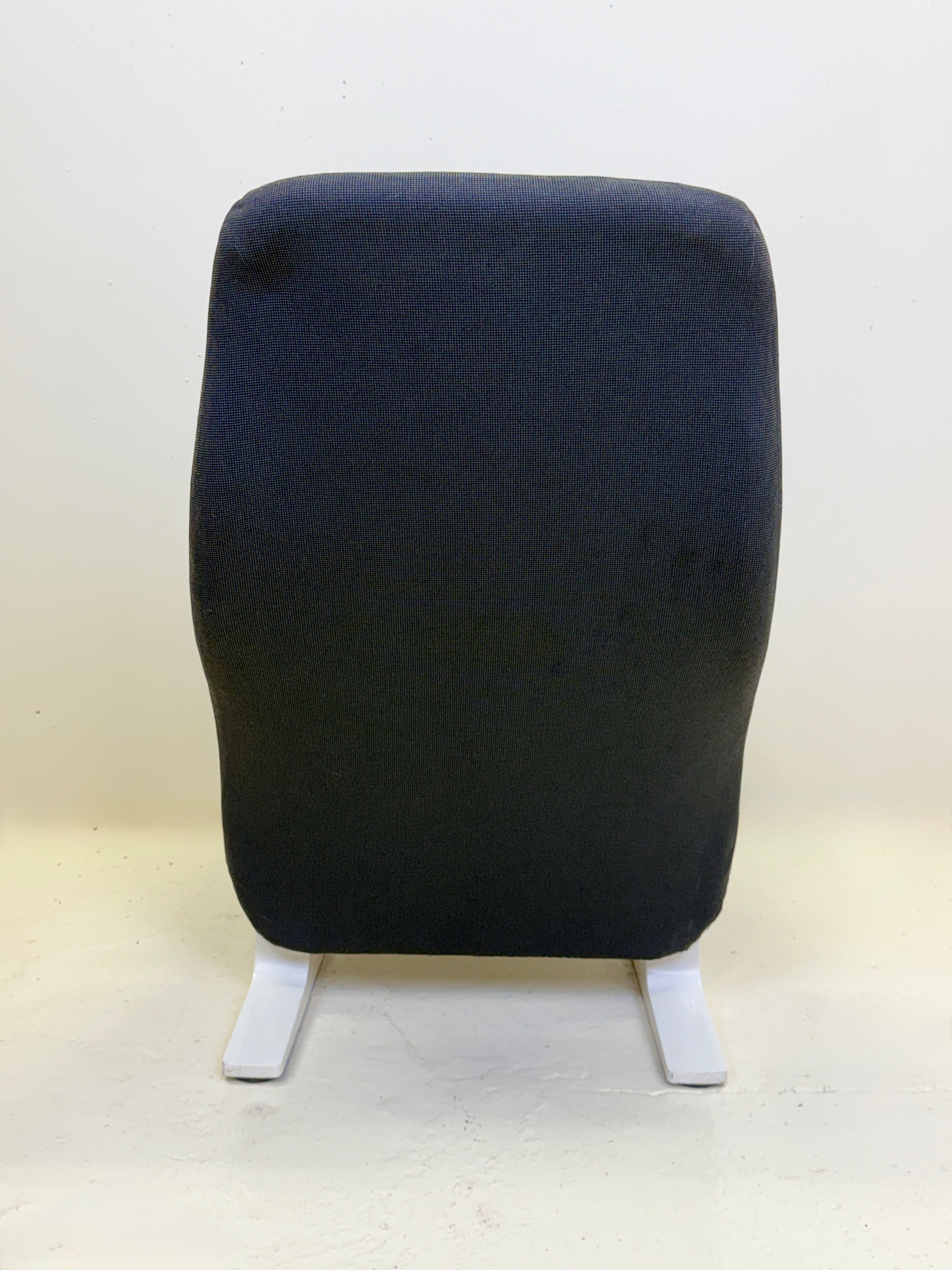 FAUTEUIL "CONCORDE" BLEU MARINE PAR PIERRE PAULIN, 1960s