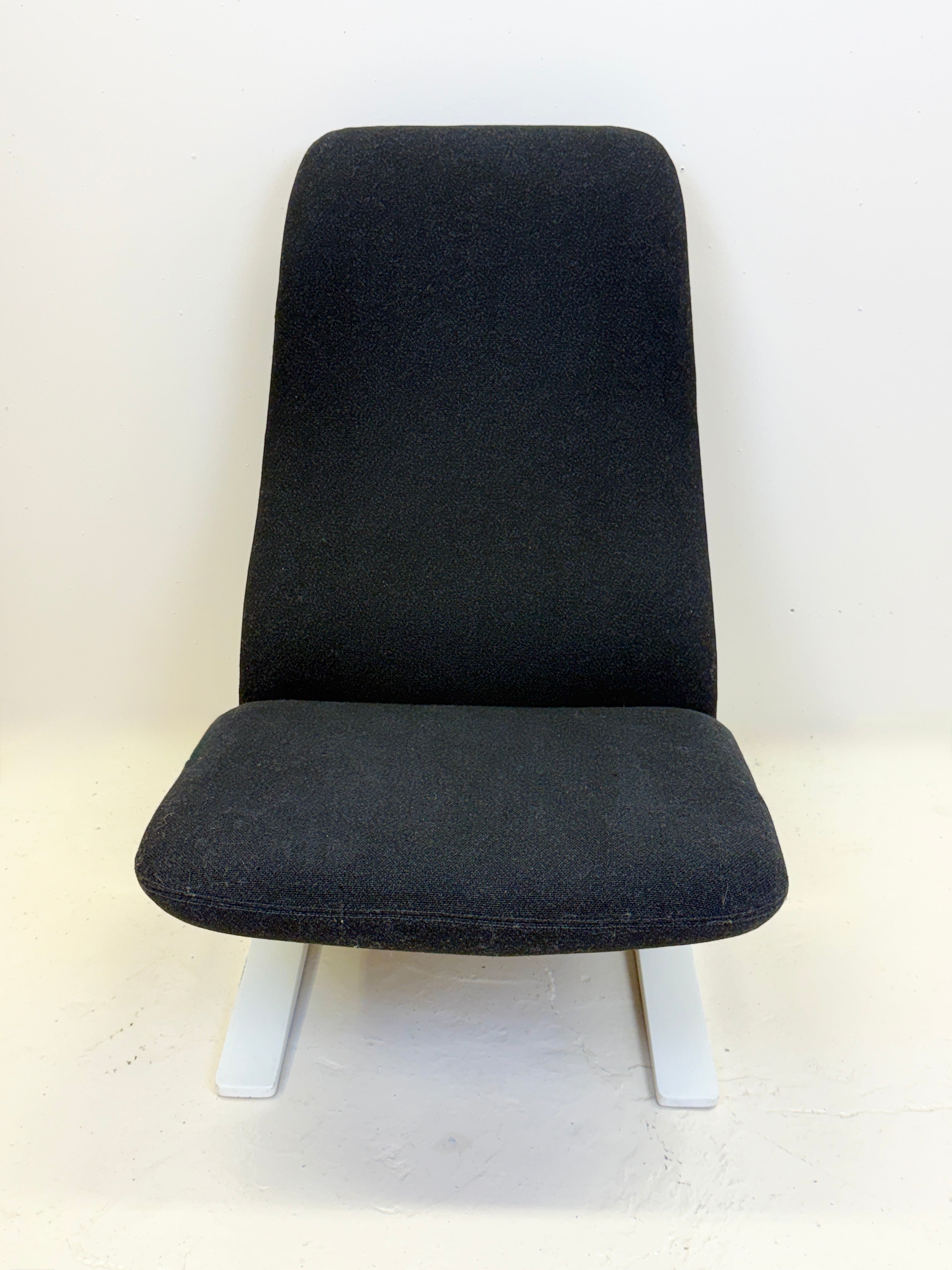 FAUTEUIL "CONCORDE" NOIR PAR PIERRE PAULIN, 1960s