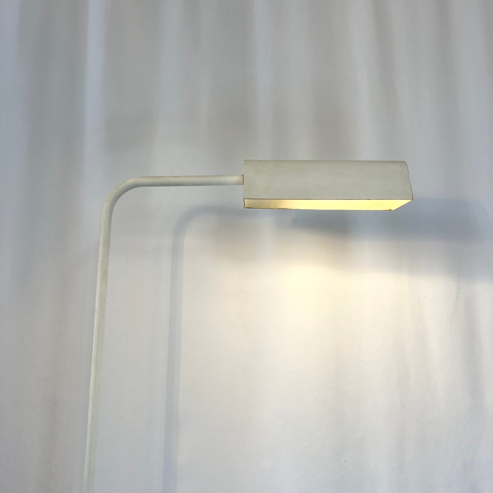 LAMPADAIRE LISEUSE "AMILUX", 1960s. FRANCE