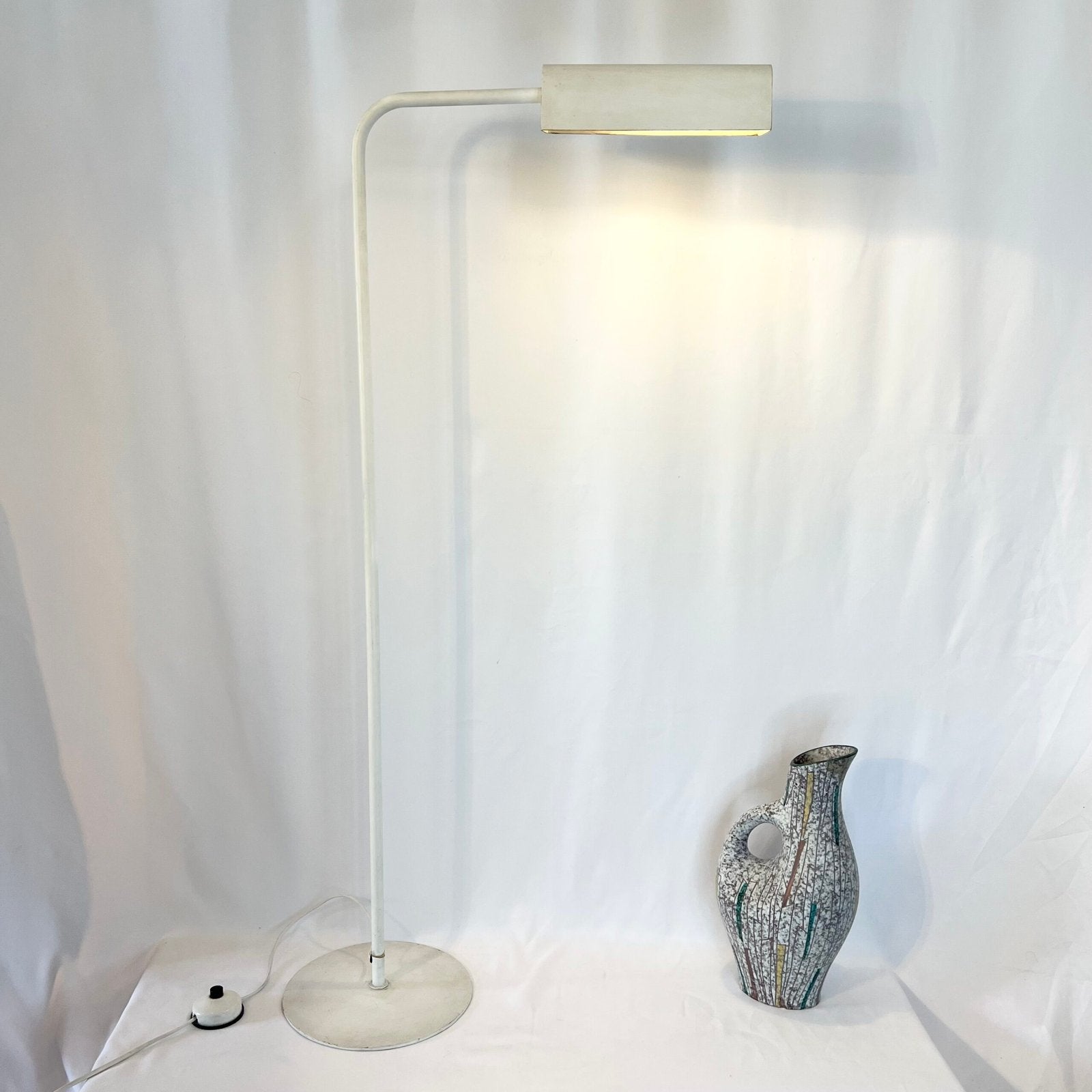 LAMPADAIRE LISEUSE "AMILUX", 1960s. FRANCE