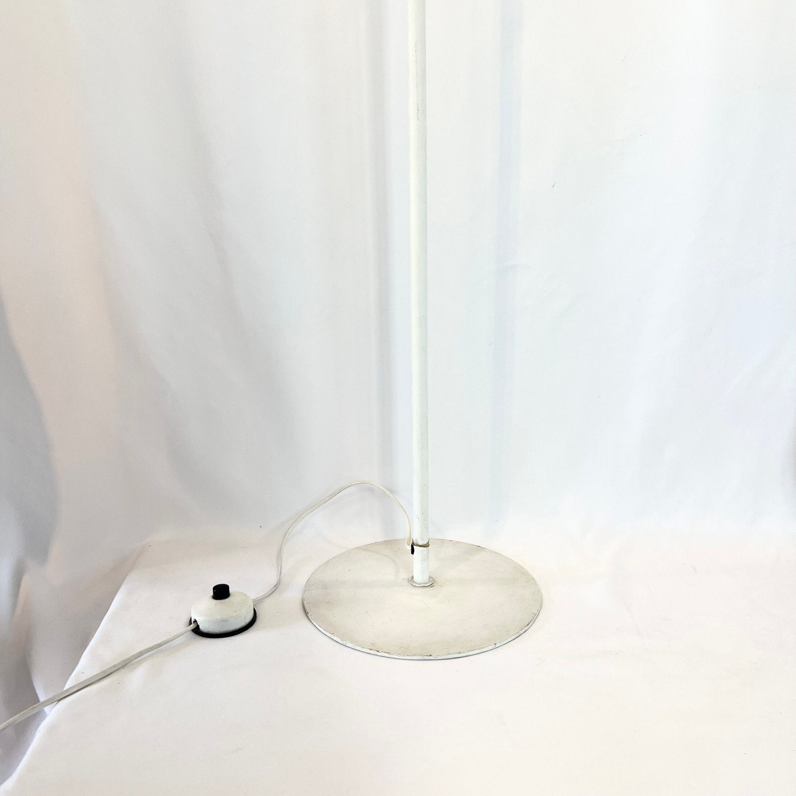LAMPADAIRE LISEUSE "AMILUX", 1960s. FRANCE