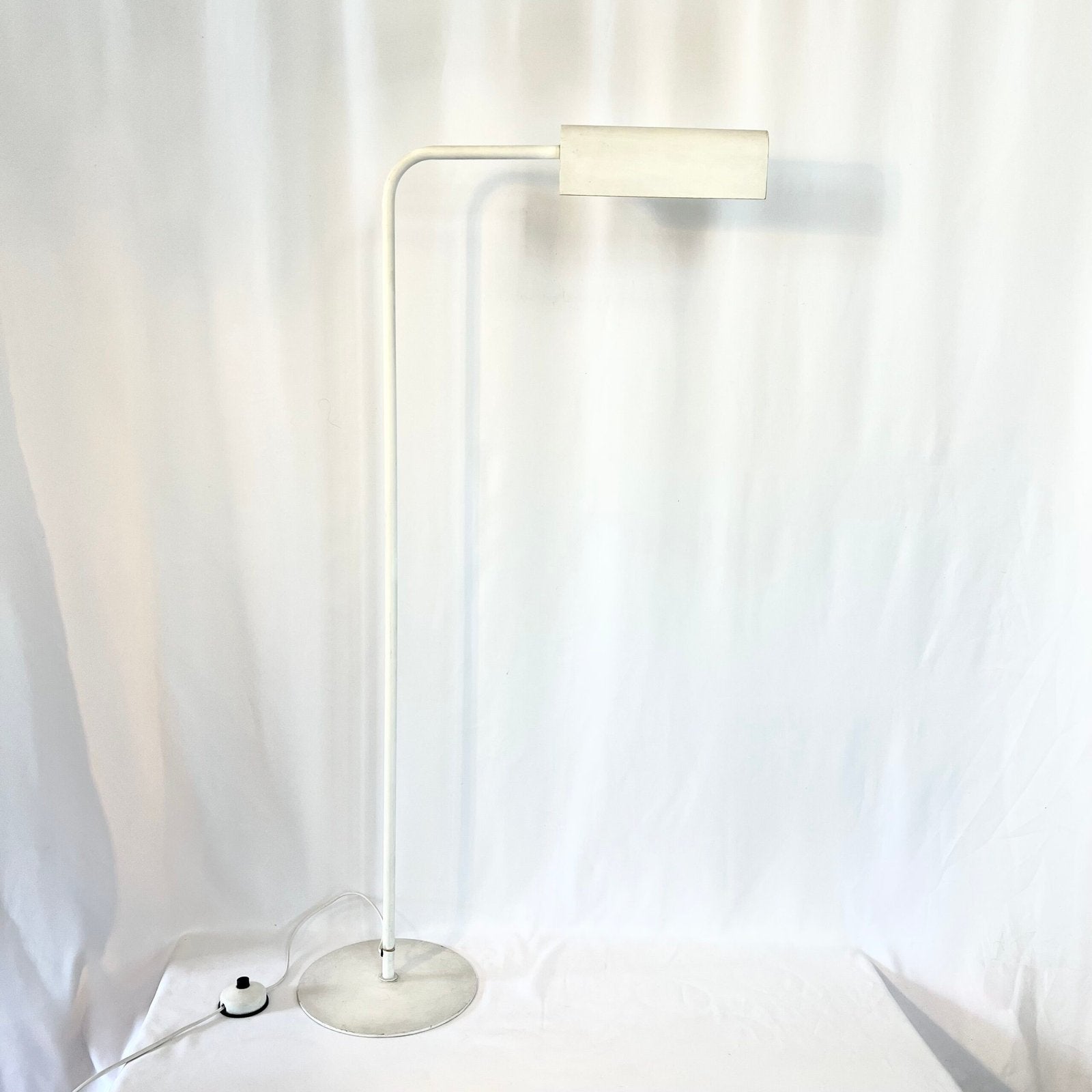 LAMPADAIRE LISEUSE "AMILUX", 1960s. FRANCE