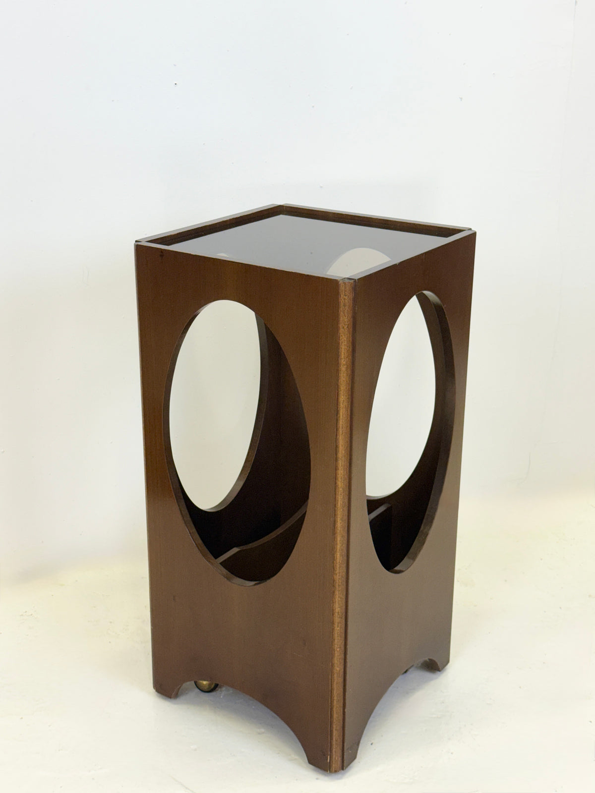 Guéridon "range-vinyles" — Italie, 1960s