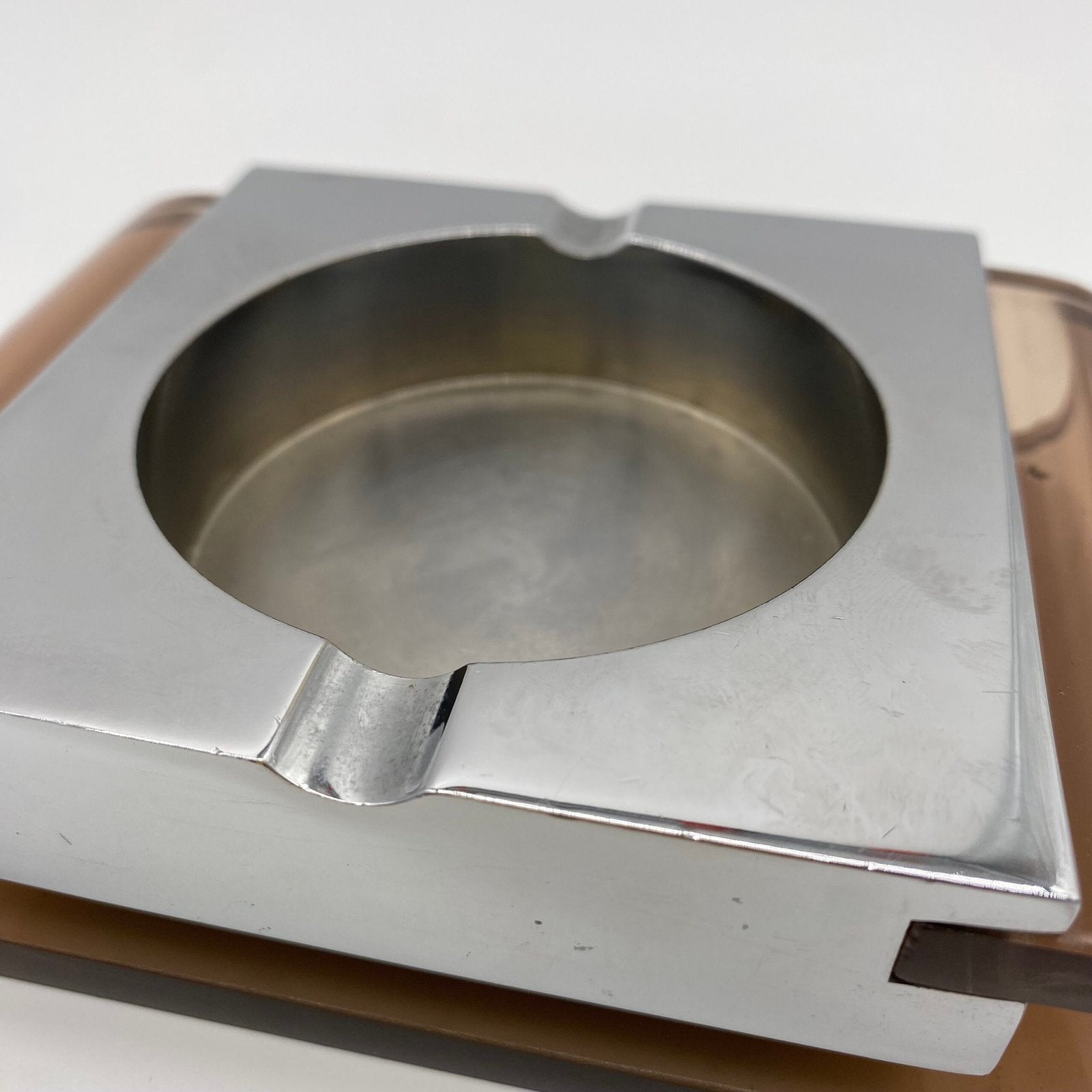 GRAND CENDRIER PLEXI ET CHROME PAR "MICHEL DUMAS", 1970s