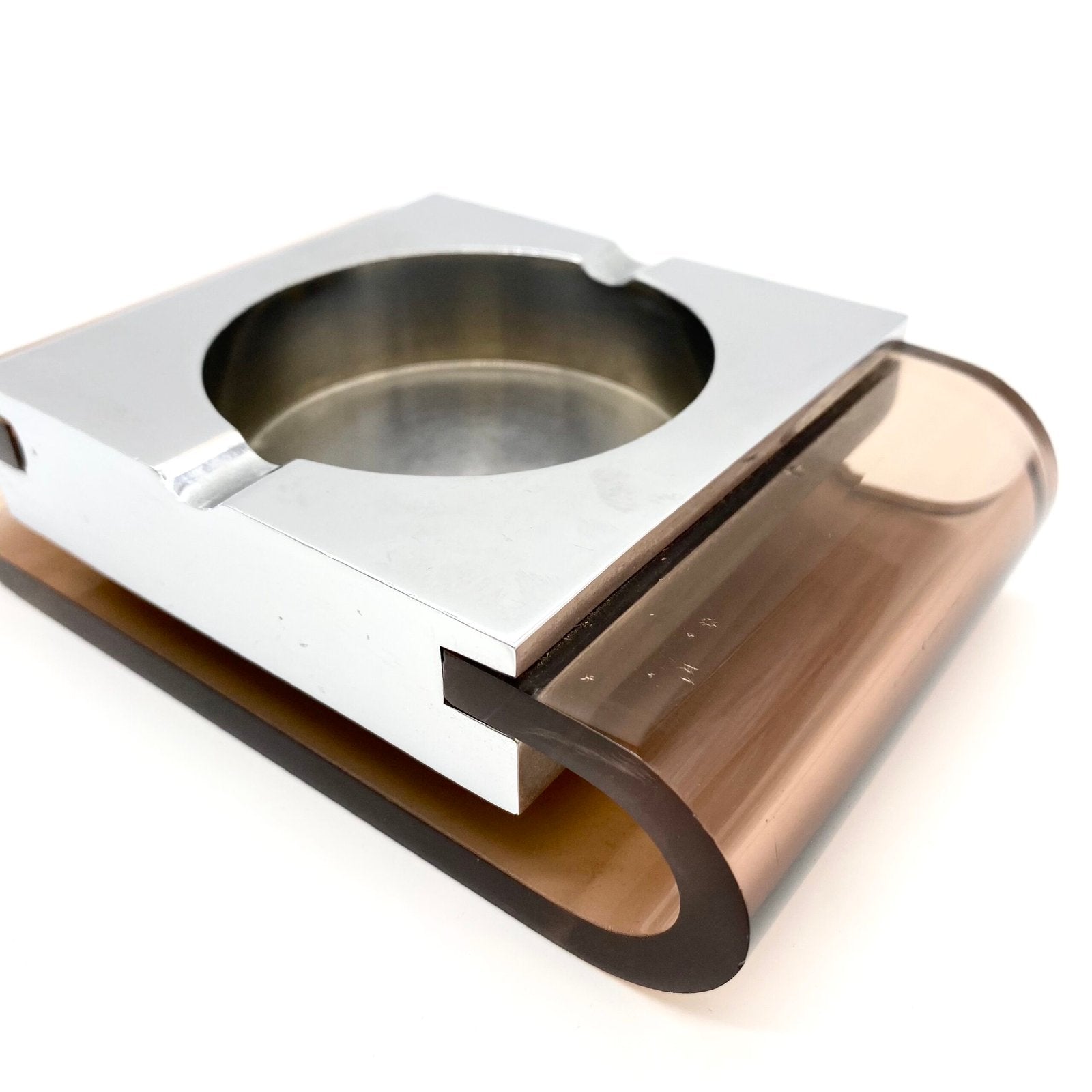 GRAND CENDRIER PLEXI ET CHROME PAR "MICHEL DUMAS", 1970s