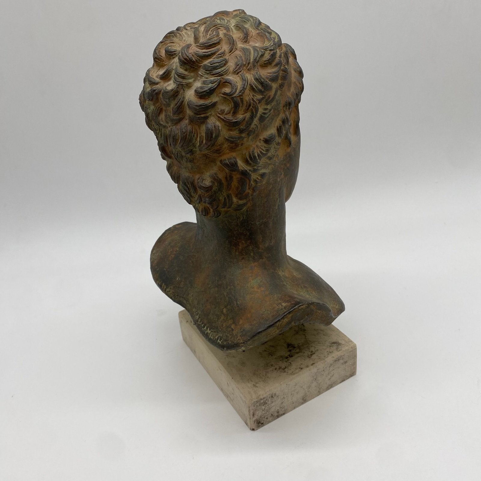 "ÉPHÈBE DE MARATHON" – BUSTE EN TERRE CUITE, 1950s