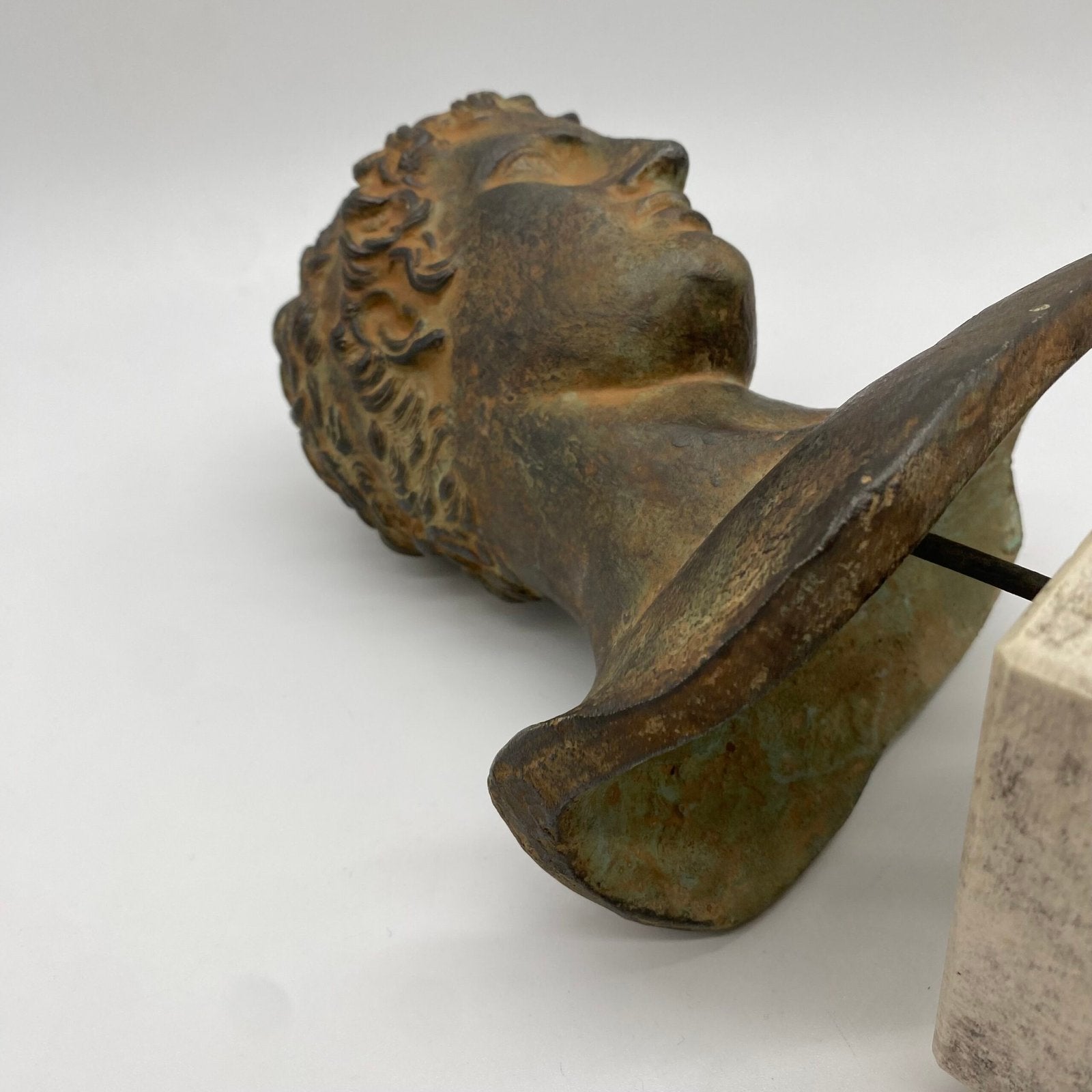 "ÉPHÈBE DE MARATHON" – BUSTE EN TERRE CUITE, 1950s