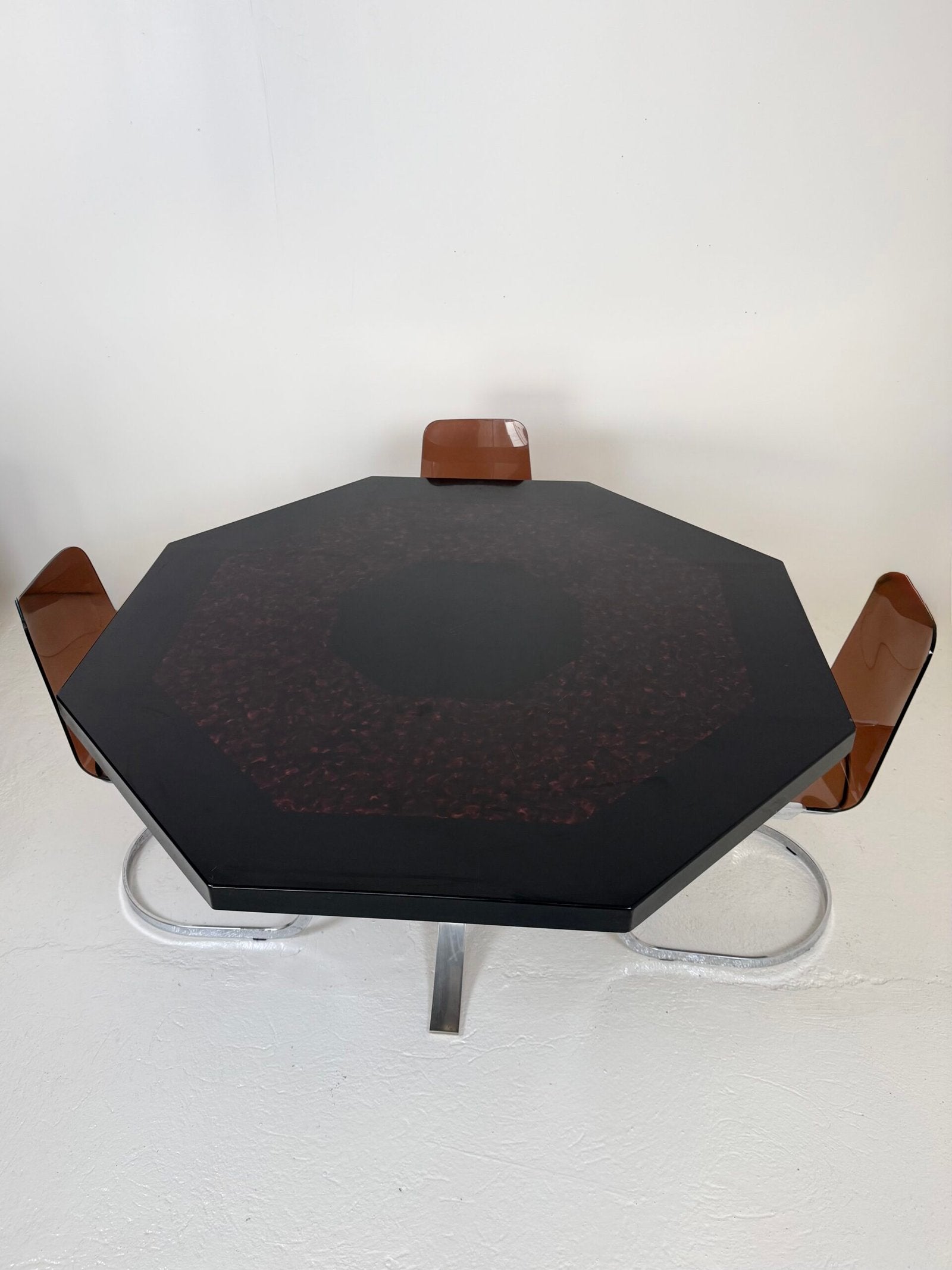 TABLE À MANGER OCTOGONALE EN RÉSINE, ITALY 1970s