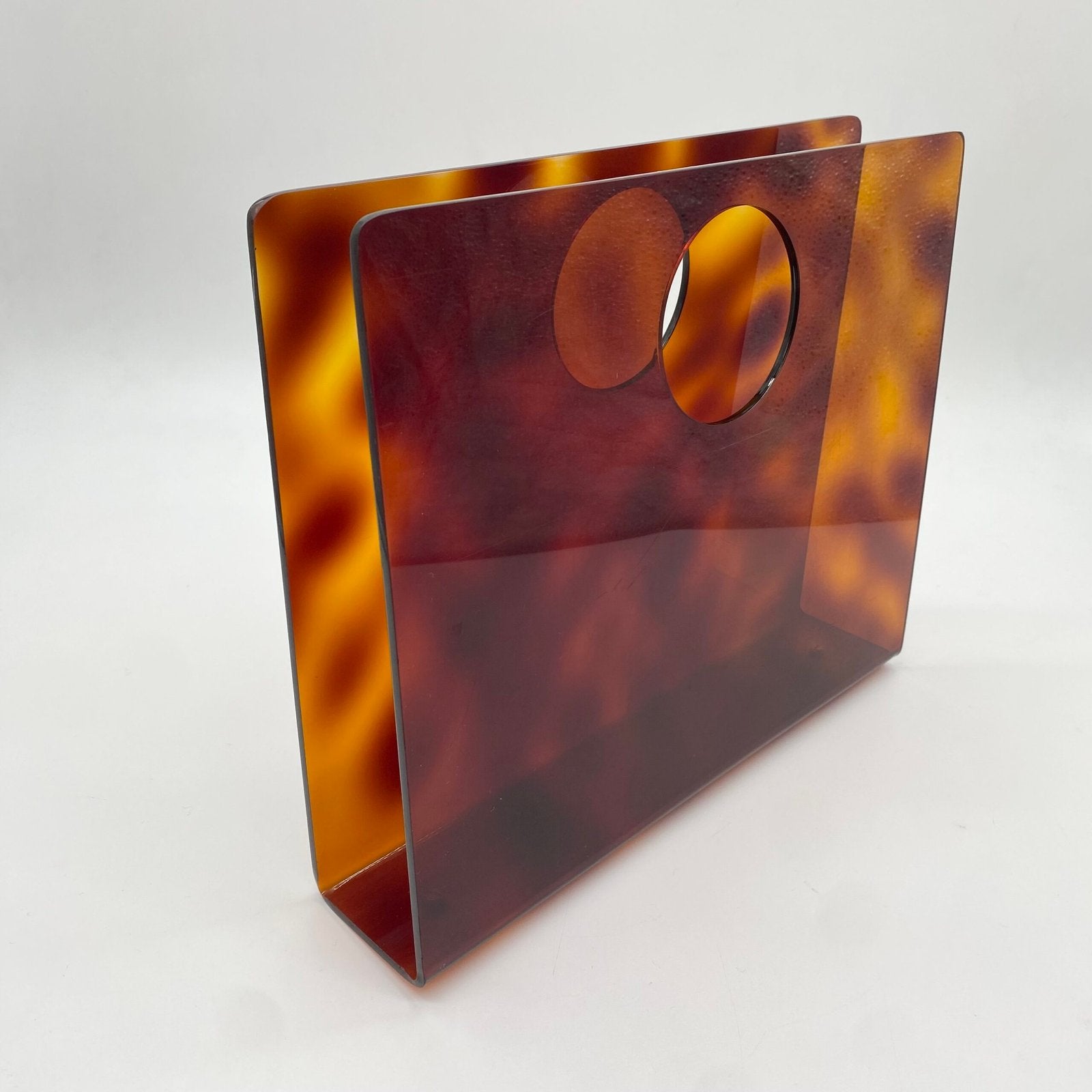PORTE-REVUES EN LUCITE "ÉCAILLE", 1970s