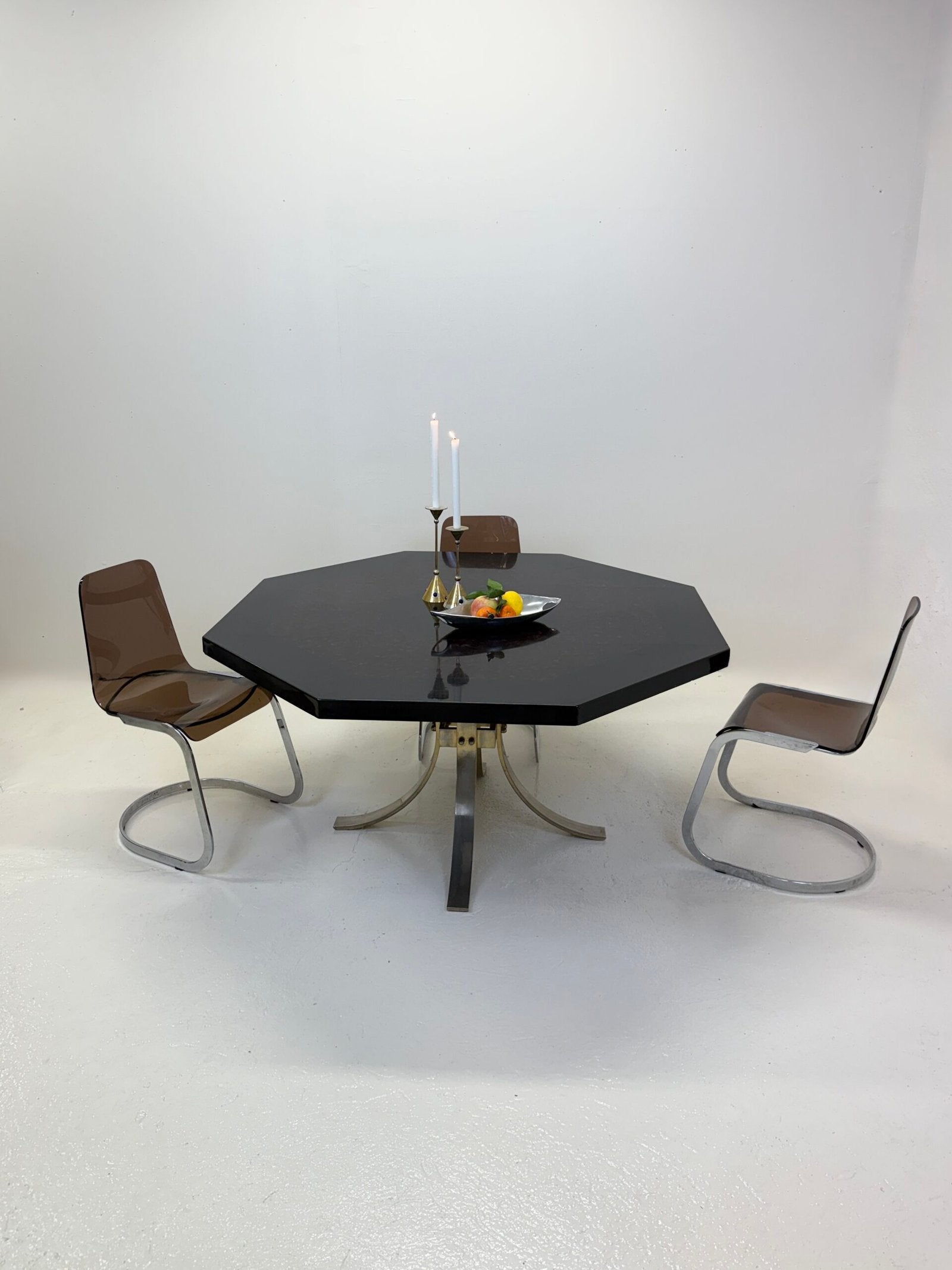 TABLE À MANGER OCTOGONALE EN RÉSINE, ITALY 1970s