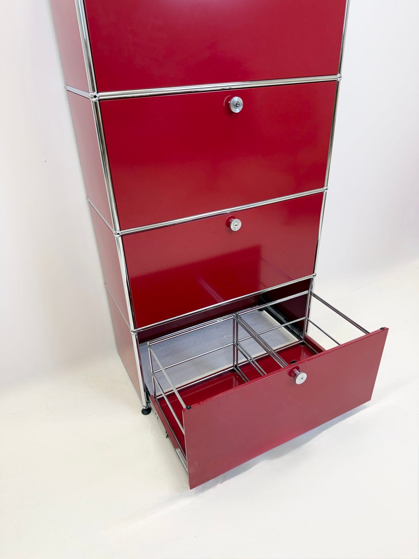 USM HALLER "ROUGE RUBIS" – GRAND MEUBLE DE RANGEMENT (ETAT NEUF)