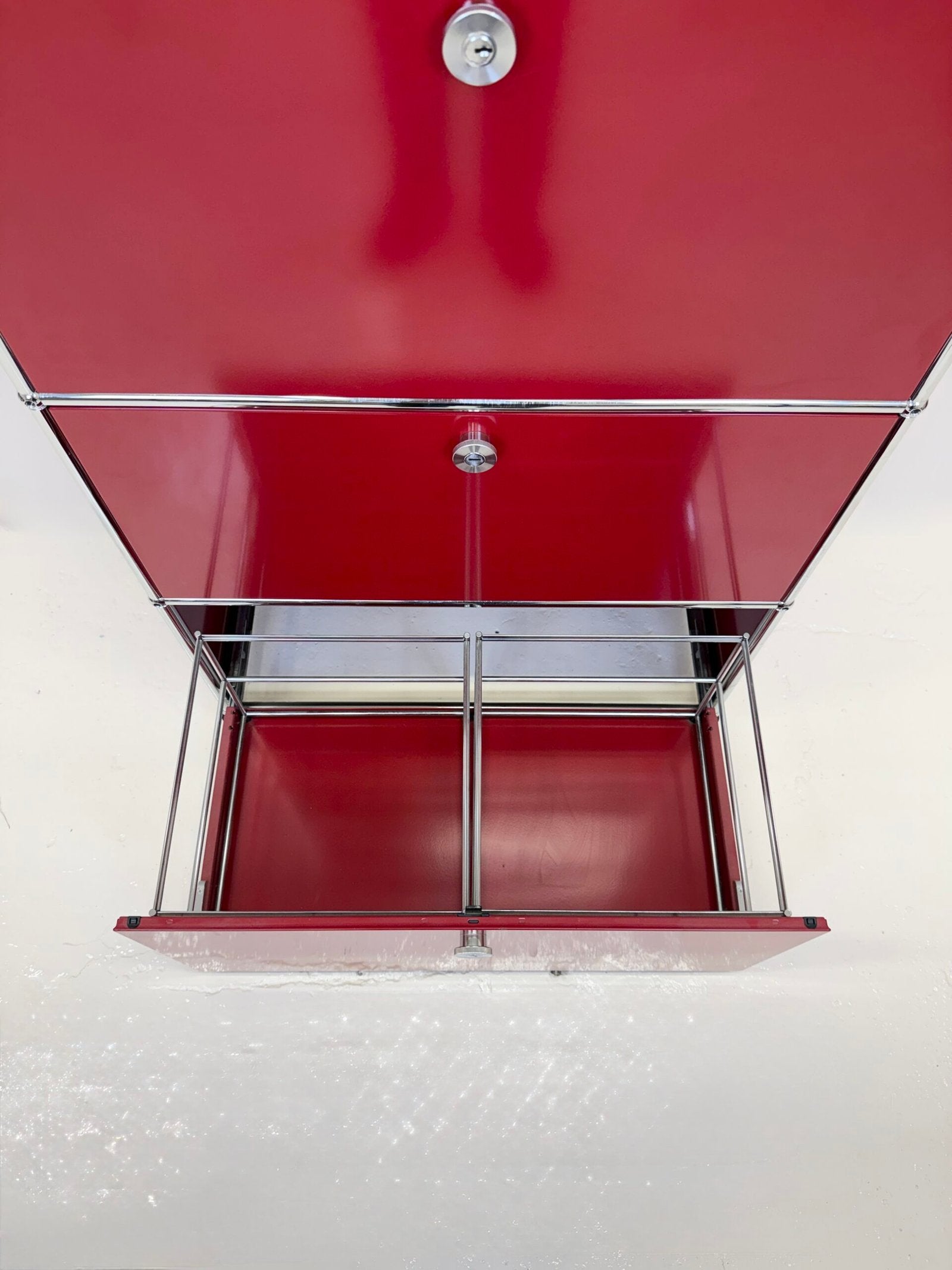 USM HALLER "ROUGE RUBIS" – GRAND MEUBLE DE RANGEMENT (ETAT NEUF)