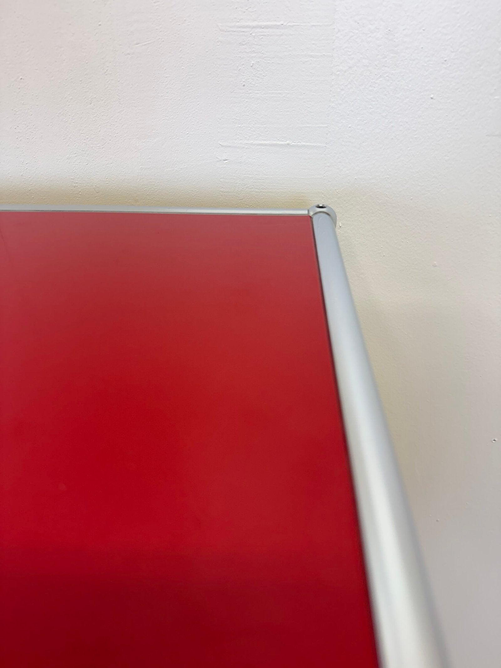 USM HALLER "ROUGE RUBIS" – GRAND MEUBLE DE RANGEMENT (ETAT NEUF)