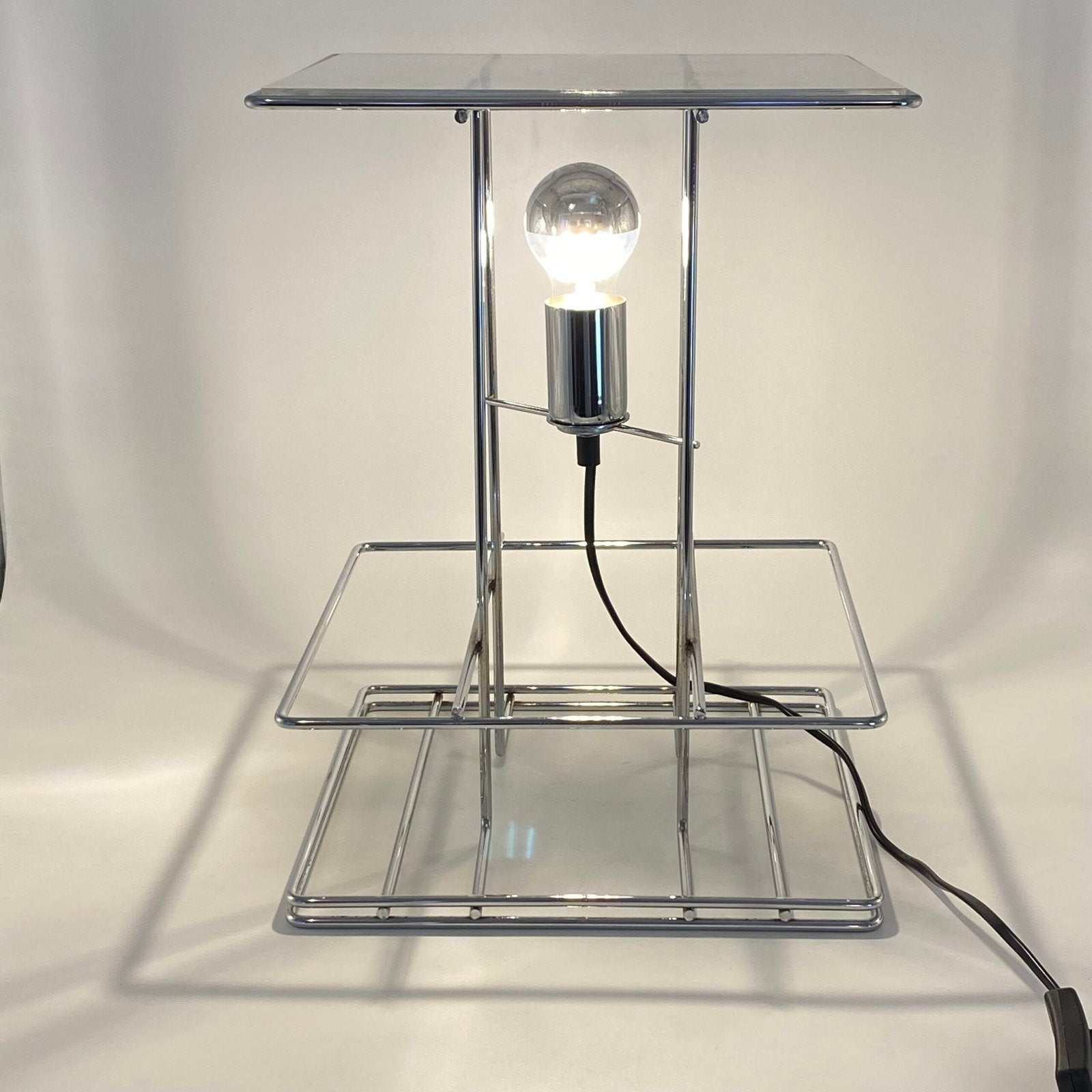 GRANDE LAMPE GÉOMÉTRIQUE EN CHROME ET PLEXIGLAS, 1970s