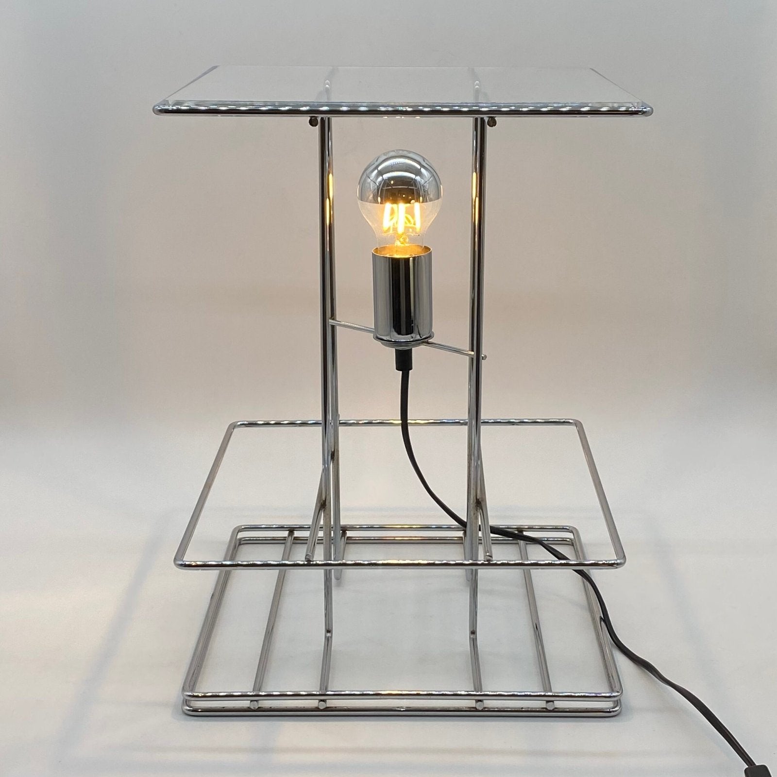 GRANDE LAMPE GÉOMÉTRIQUE EN CHROME ET PLEXIGLAS, 1970s