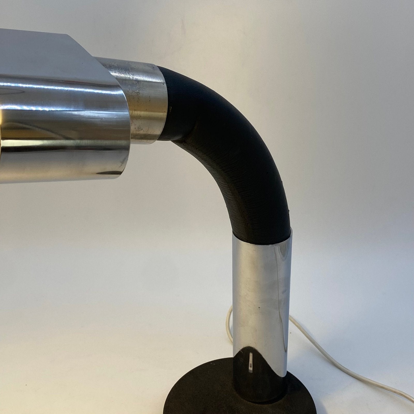 LAMPE TARGETTI CHROME ET NOIR, 1970s. ITALY