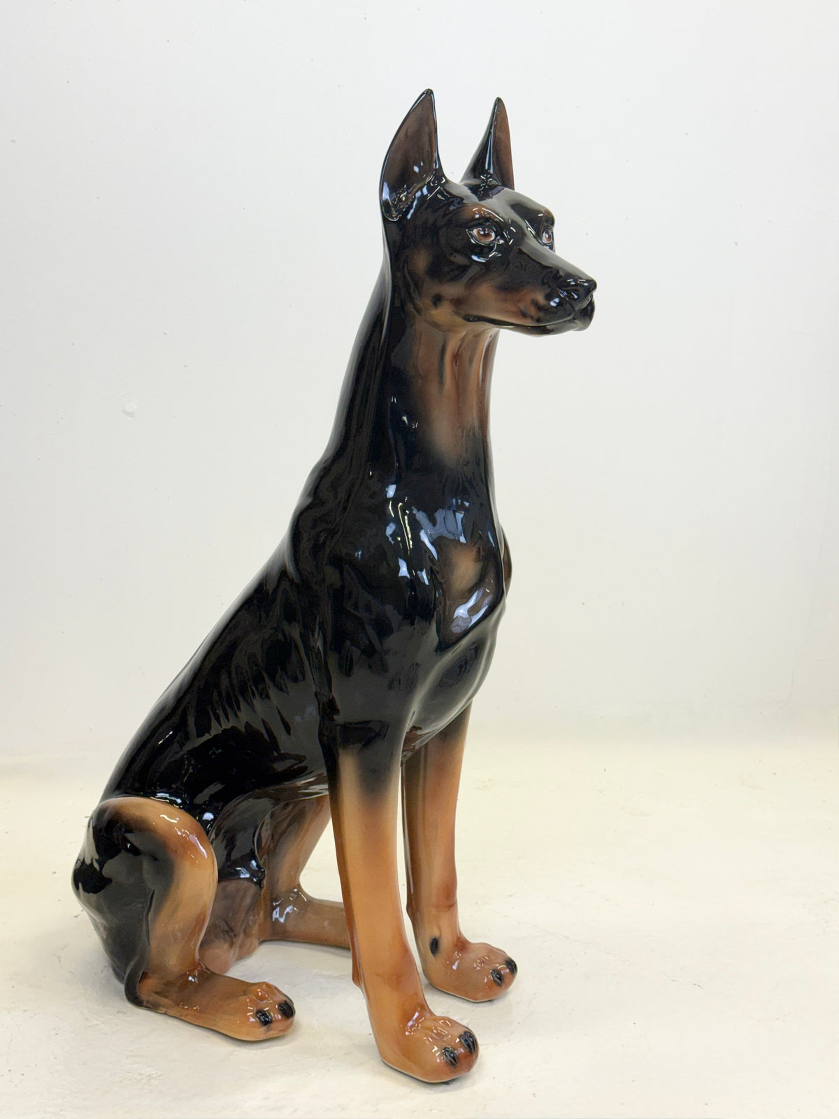Grand Dobermann en céramique émaillée – Italie, 1970s