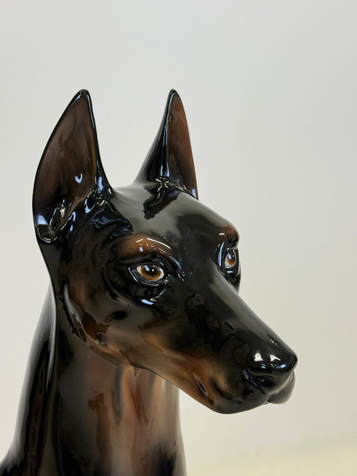 Grand Dobermann en céramique émaillée – Italie, 1970s