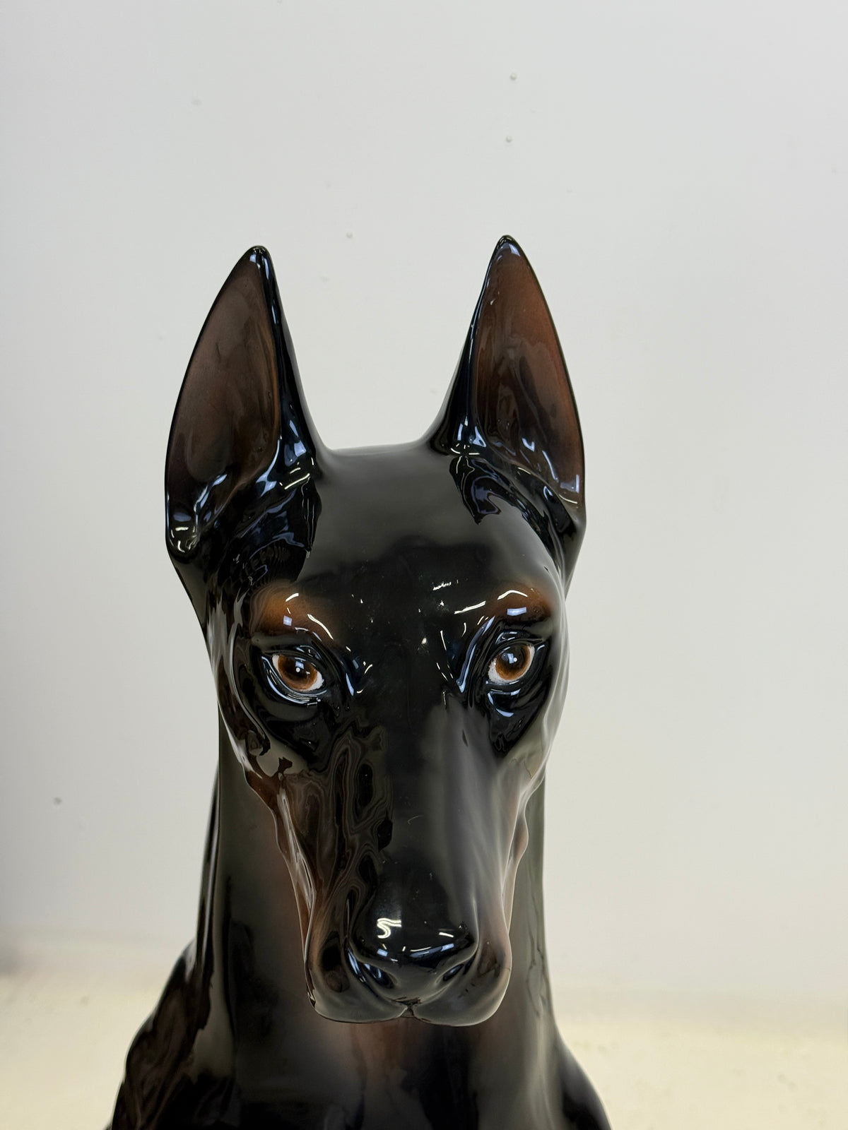 Grand Dobermann en céramique émaillée – Italie, 1970s