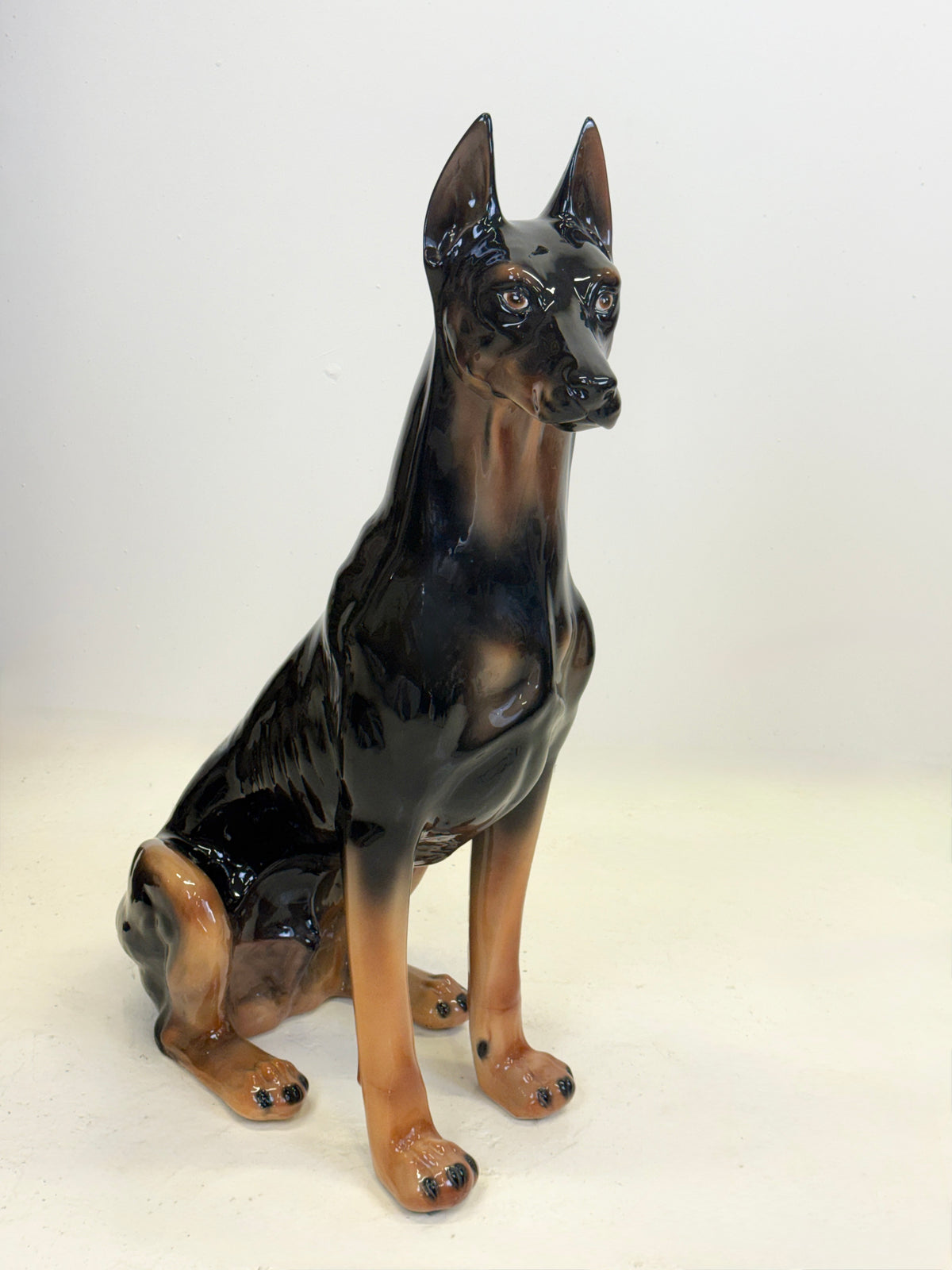 Grand Dobermann en céramique émaillée – Italie, 1970s