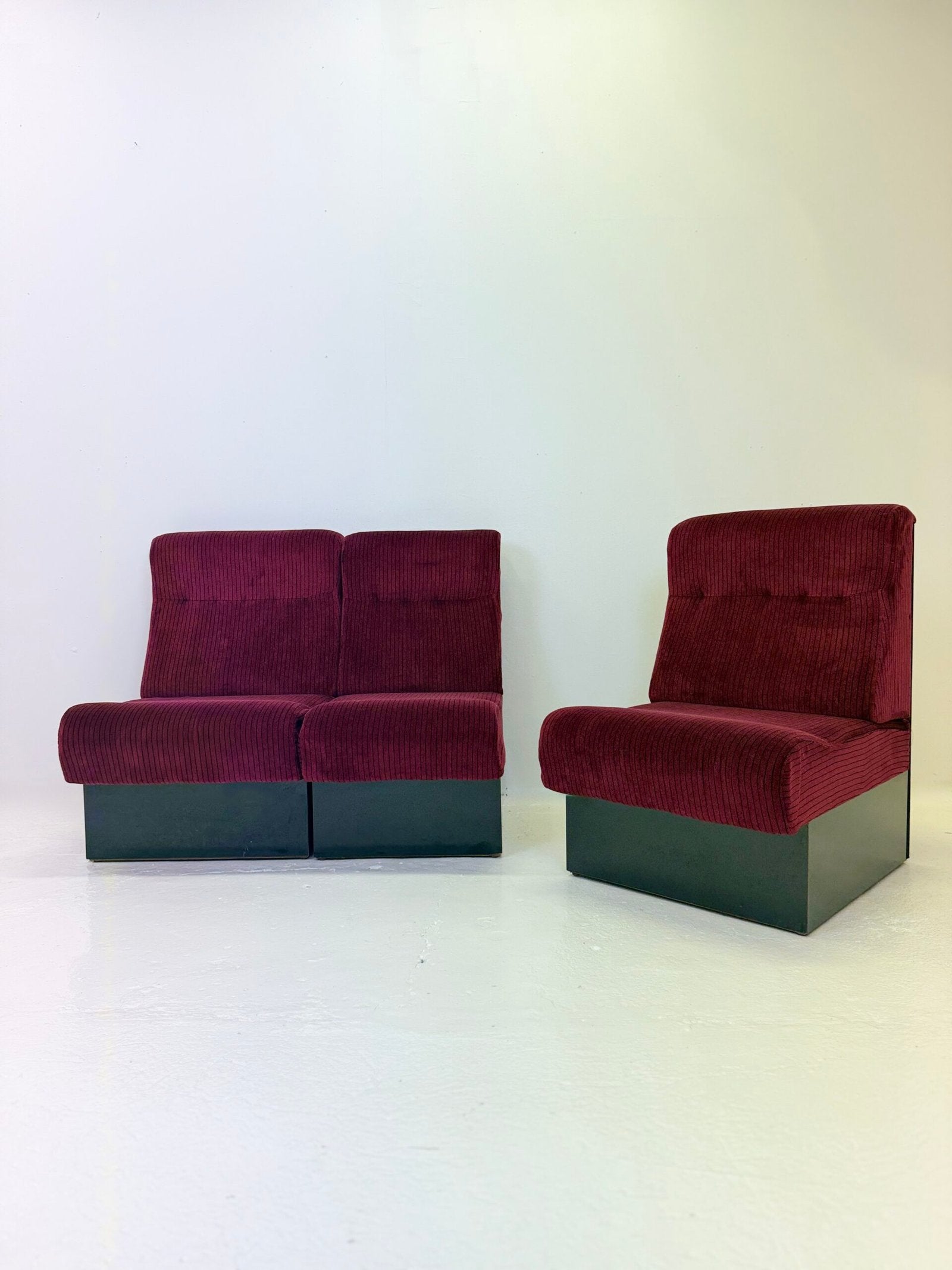 CANAPÉ MODULABLE "CINEMA", 3 CHAUFFEUSES — ITALIE, 1970s
