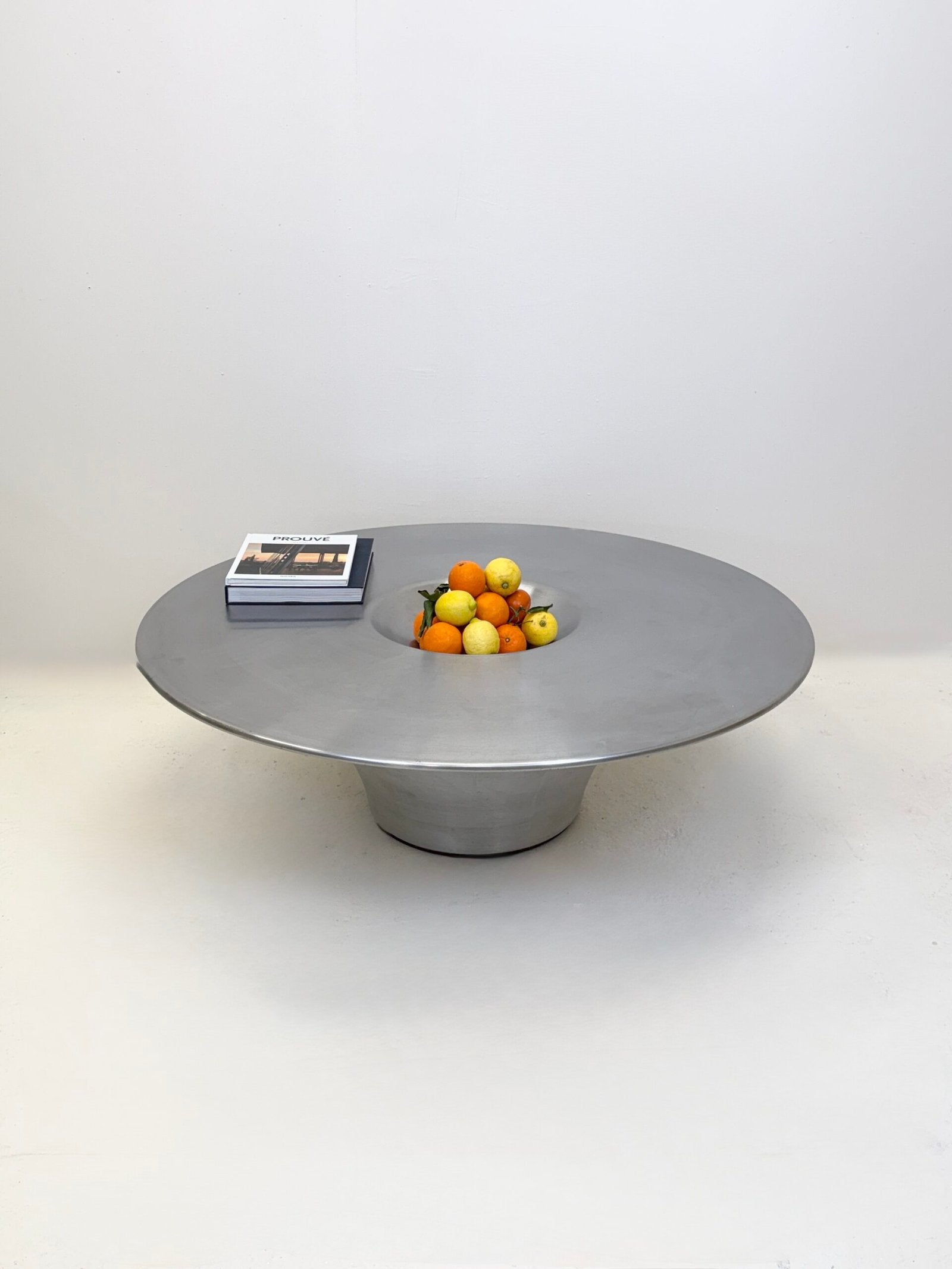 TABLE BASSE “ALIEN” – YASUHIRO SHITO POUR CATTELAN ITALIA, 2000s