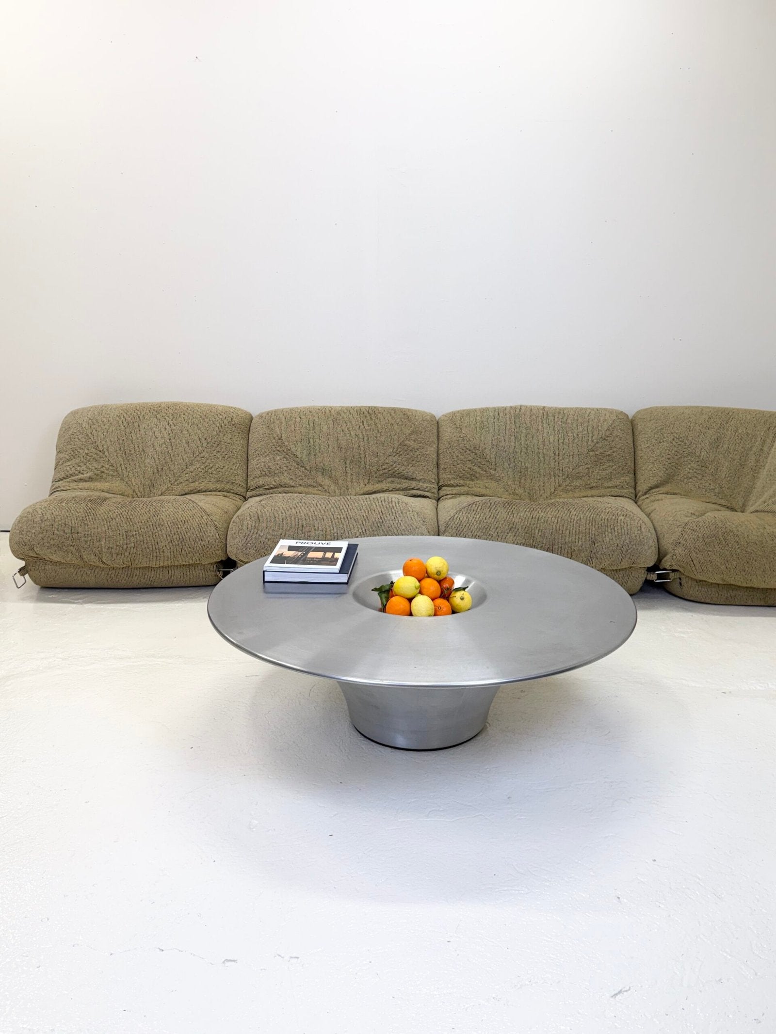 TABLE BASSE “ALIEN” – YASUHIRO SHITO POUR CATTELAN ITALIA, 2000s