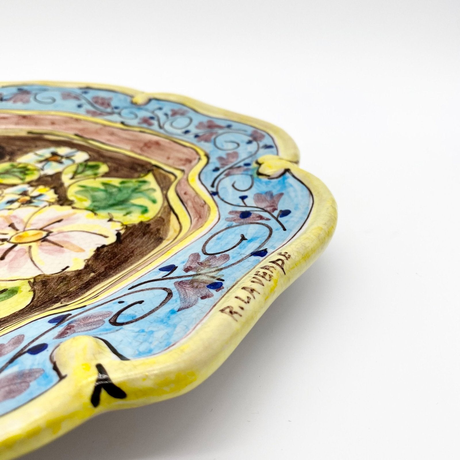 PLAT VINTAGE SICILIEN A FLEURS "ROSSANO LAVERDE", 1970s