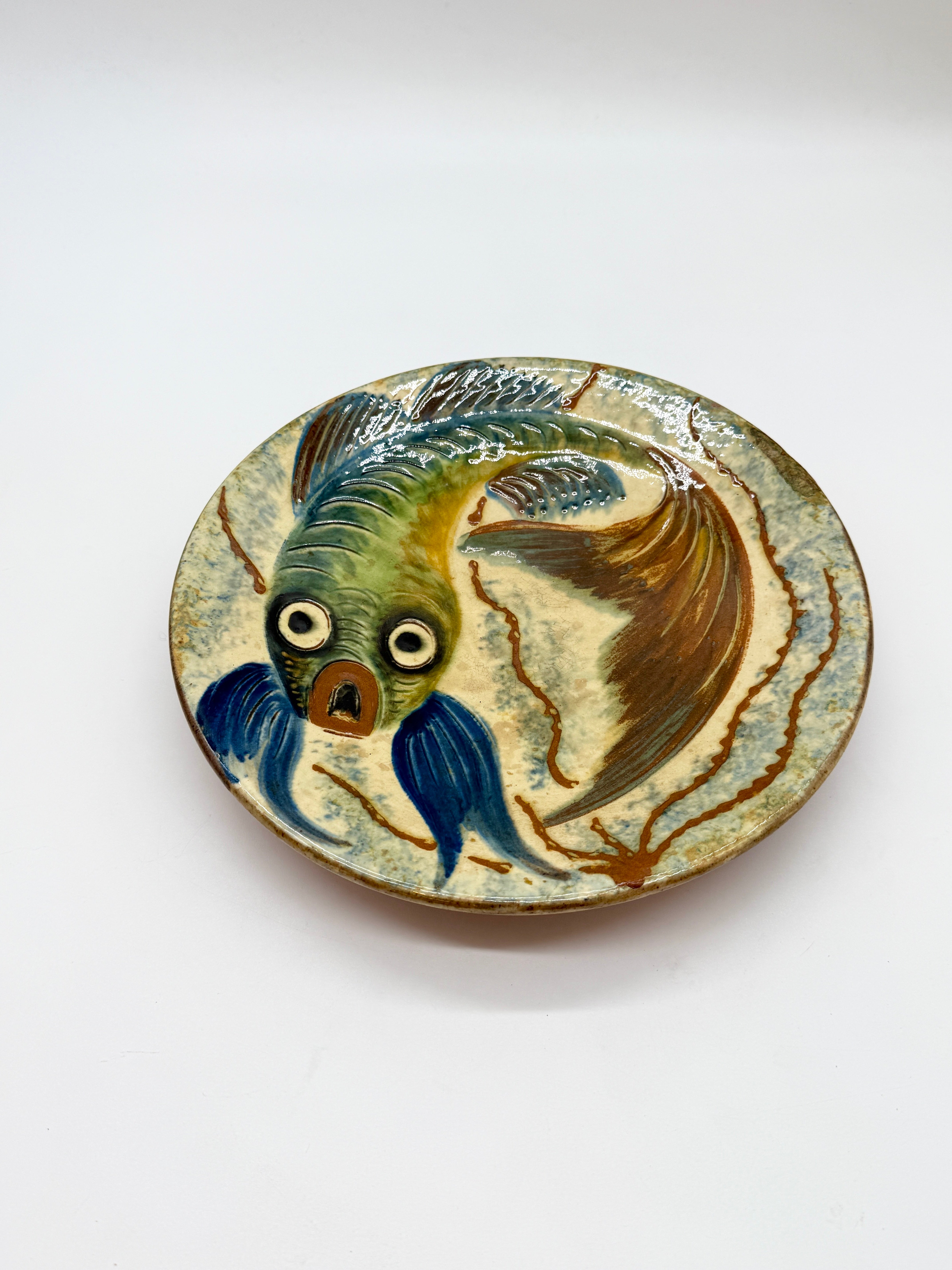 ASSIETTE MURALE POISSON – CÉRAMIQUE PUIGDEMONT,1960s