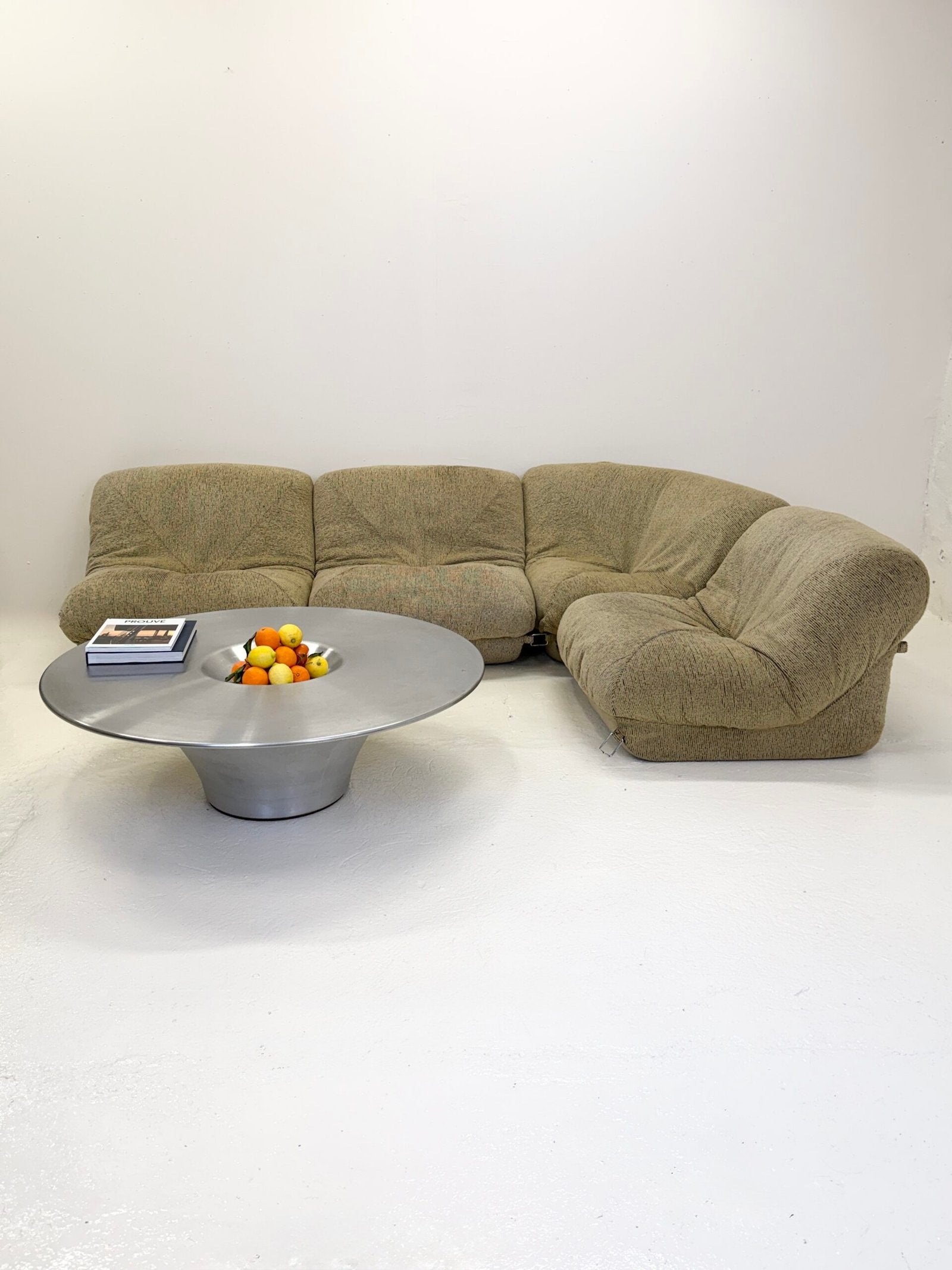 TABLE BASSE “ALIEN” – YASUHIRO SHITO POUR CATTELAN ITALIA, 2000s