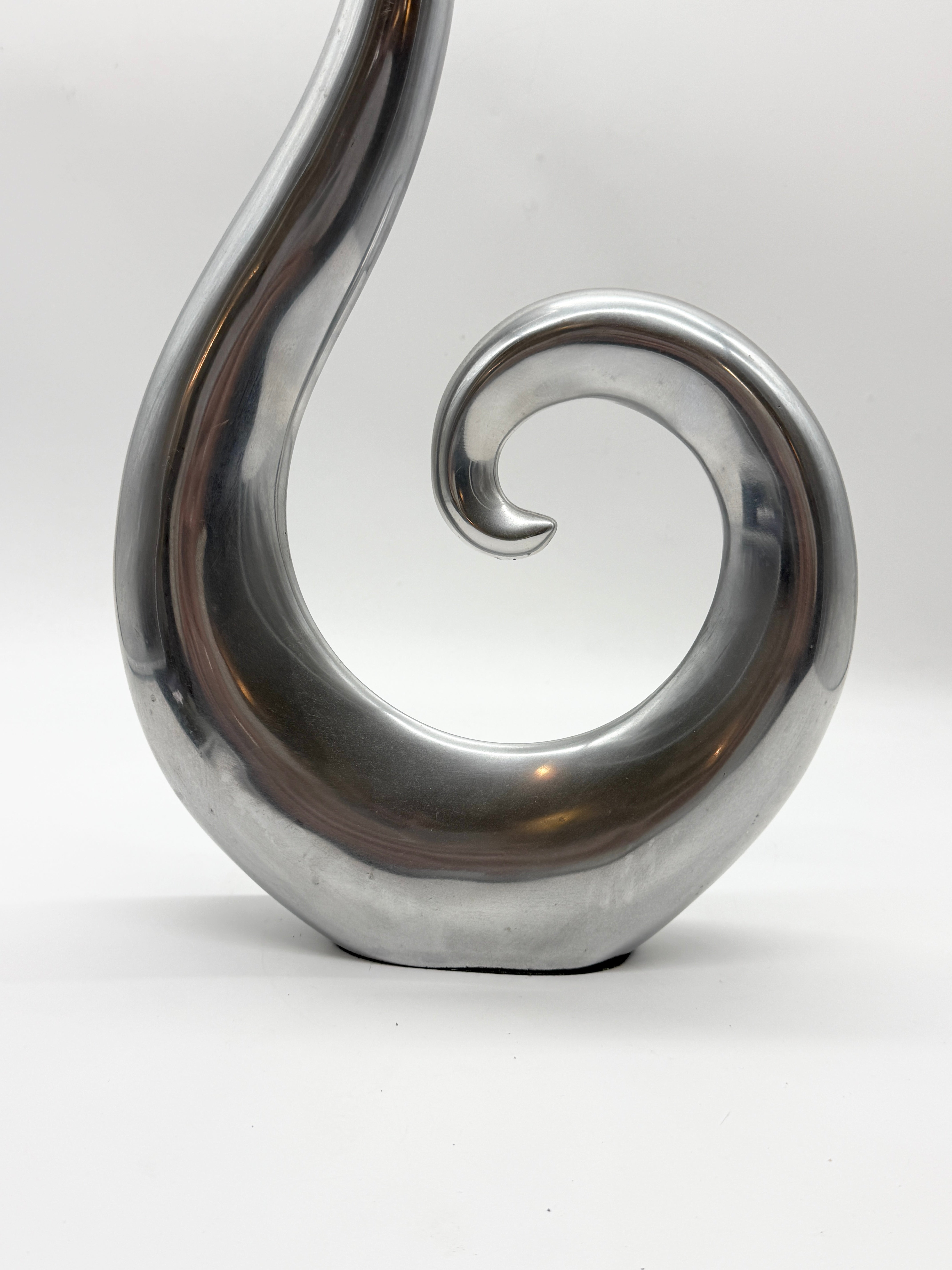 GRAND VASE SPIRALE EN FONTE D’ALUMINIUM, 1970s