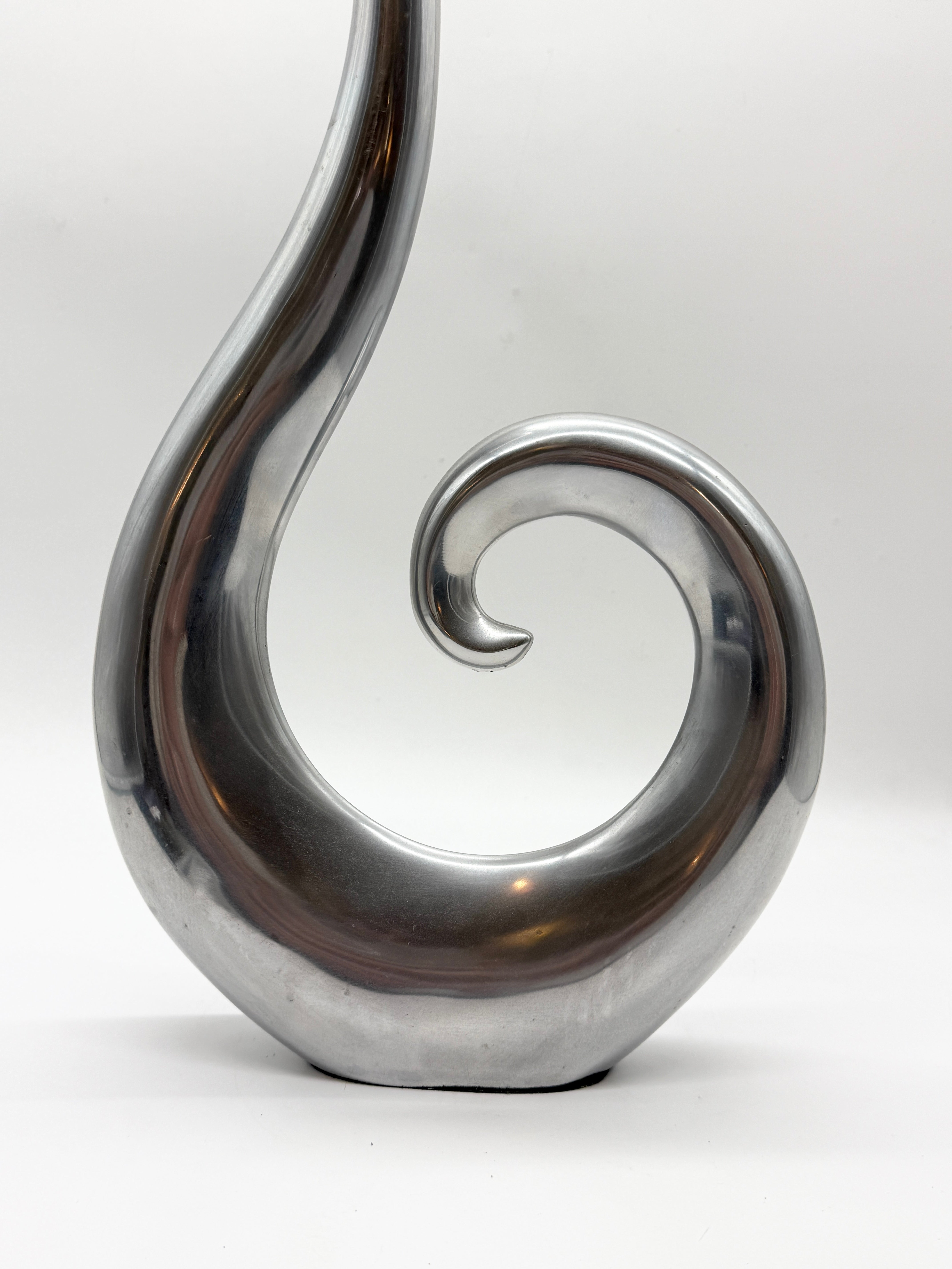 GRAND VASE SPIRALE EN FONTE D’ALUMINIUM, 1970s