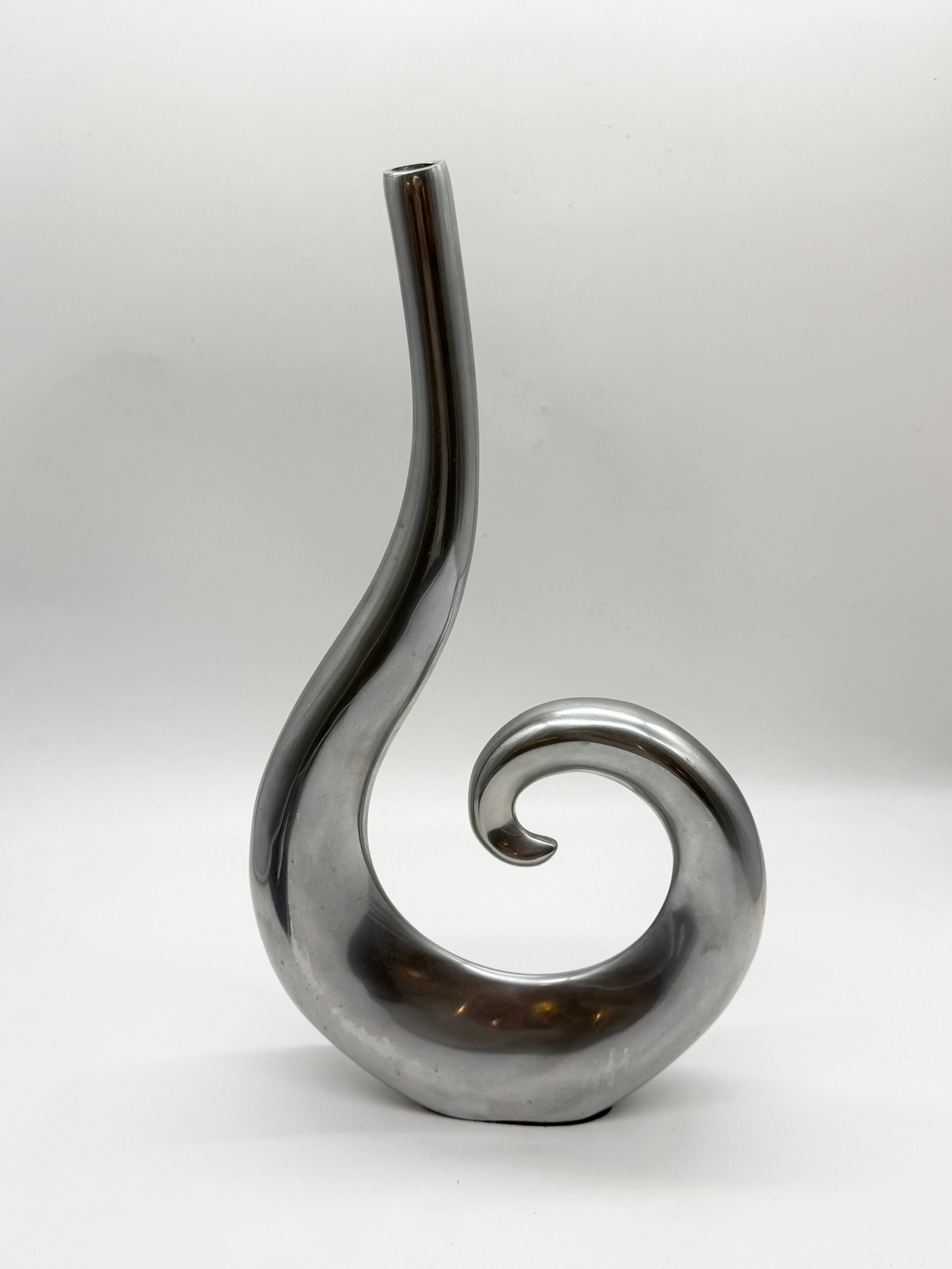GRAND VASE SPIRALE EN FONTE D’ALUMINIUM, 1970s