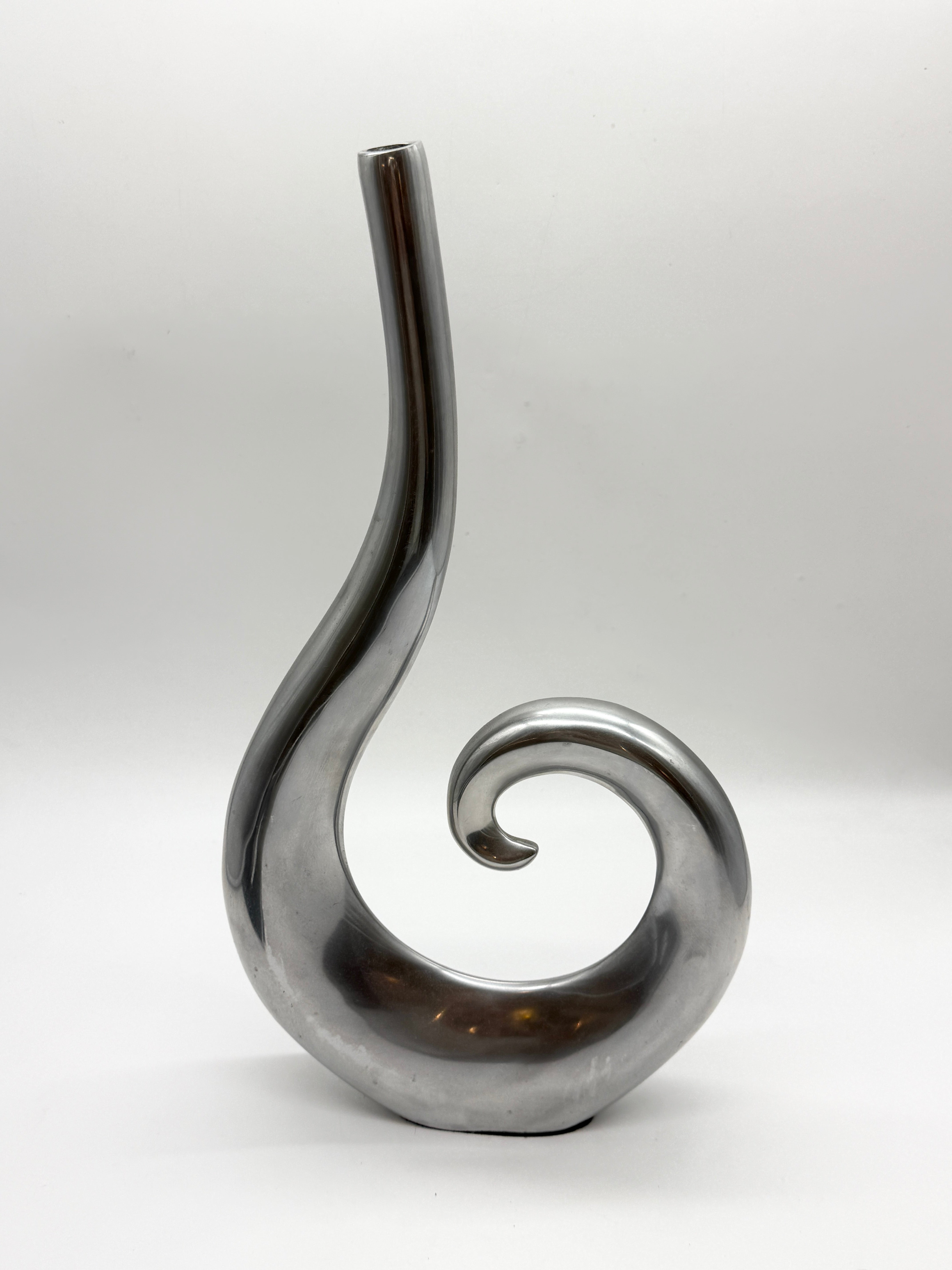 GRAND VASE SPIRALE EN FONTE D’ALUMINIUM, 1970s