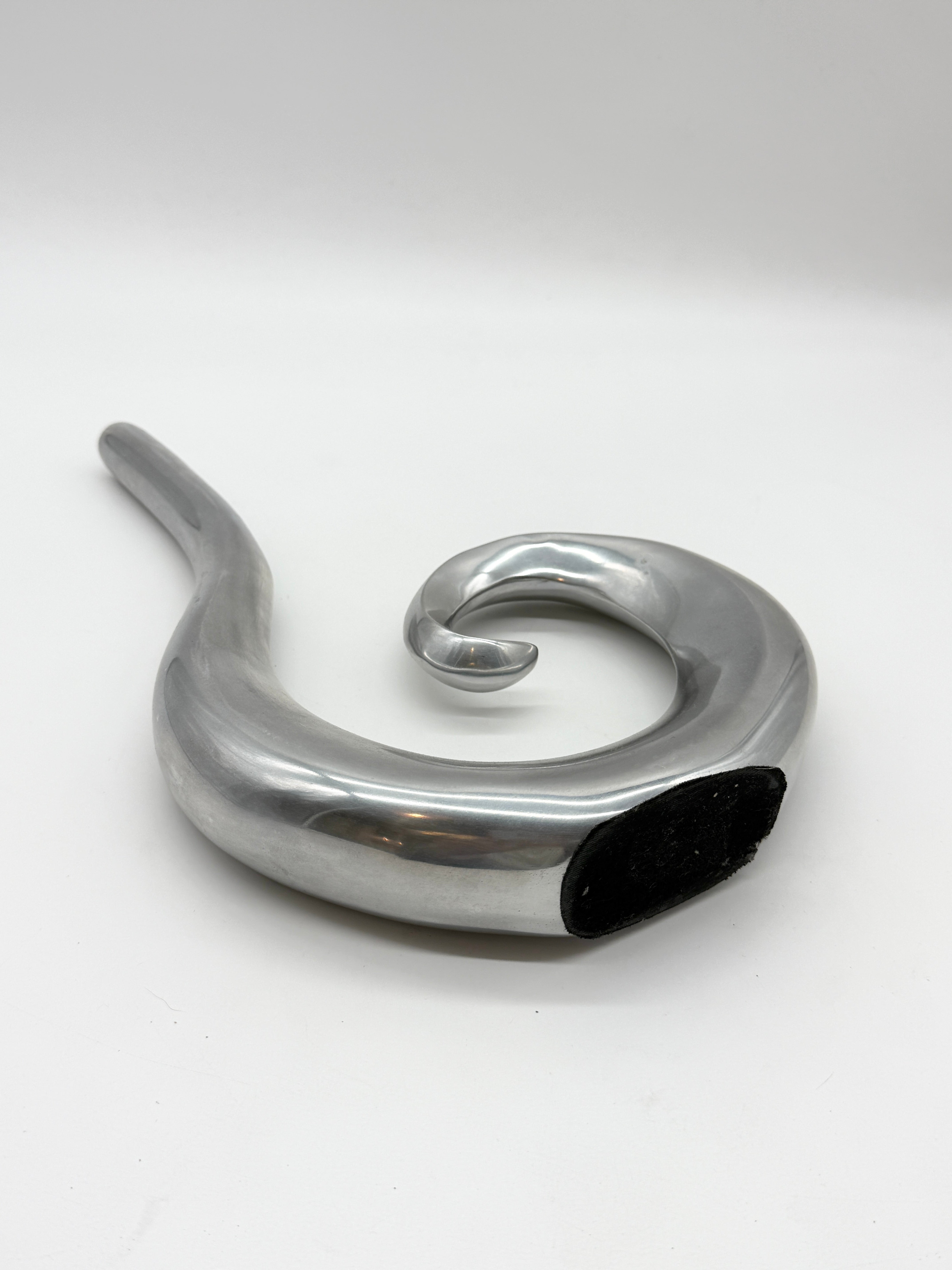 VASE "SPIRALE" EN FONTE D’ALUMINIUM, 1970s