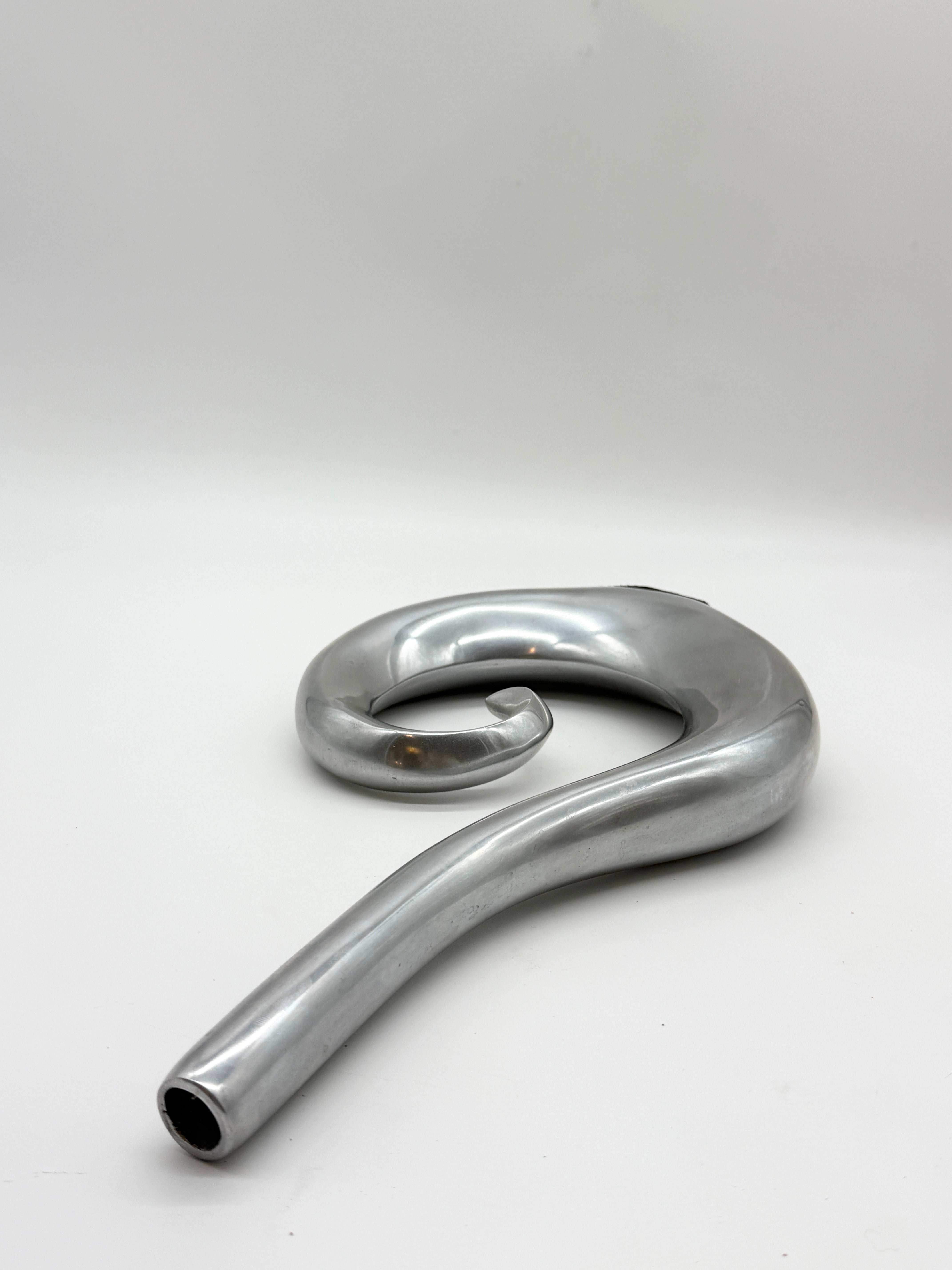 VASE "SPIRALE" EN FONTE D’ALUMINIUM, 1970s