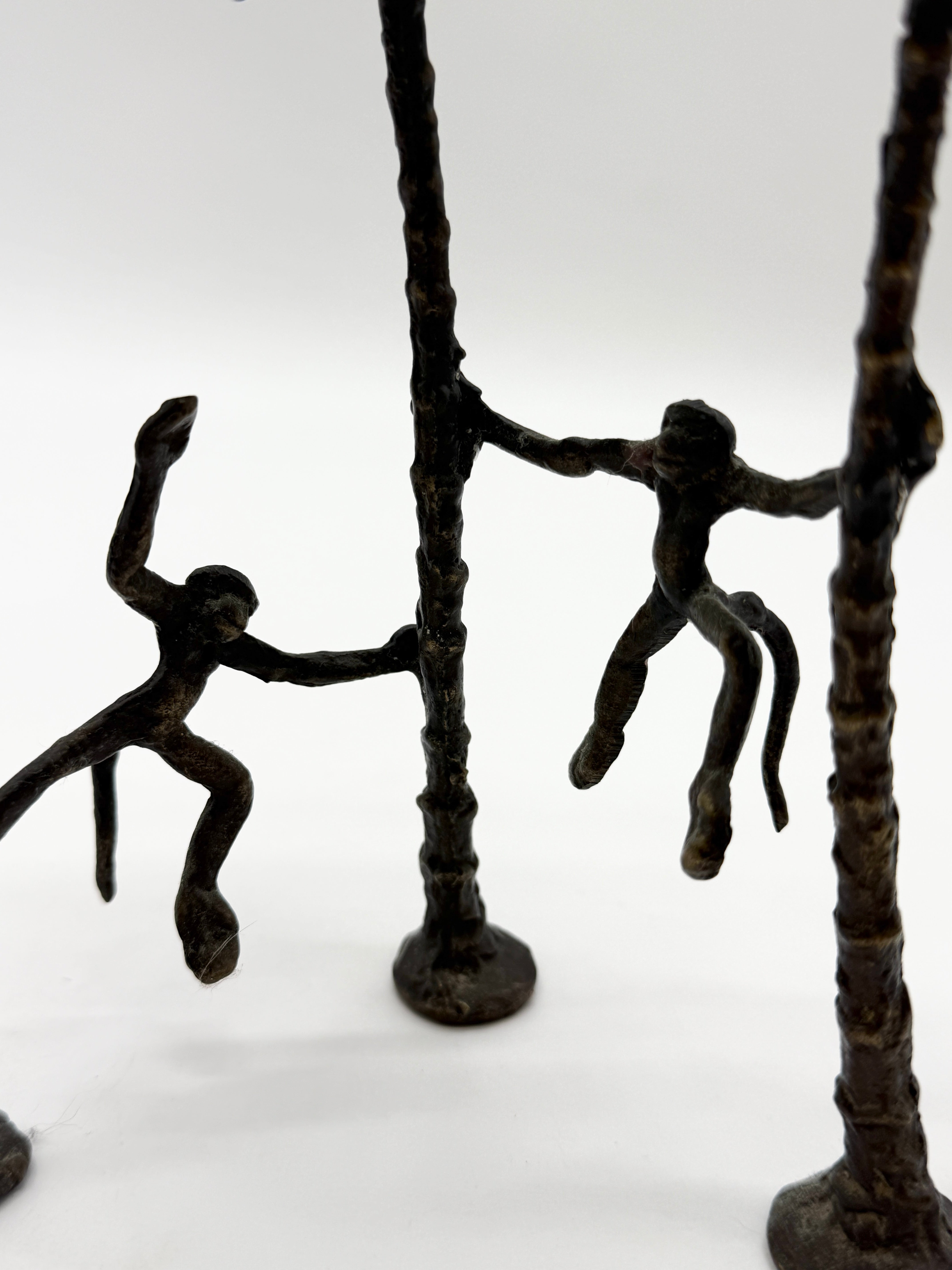 CHANDELIER "SINGE" EN BRONZE PATINÉ, 1970s