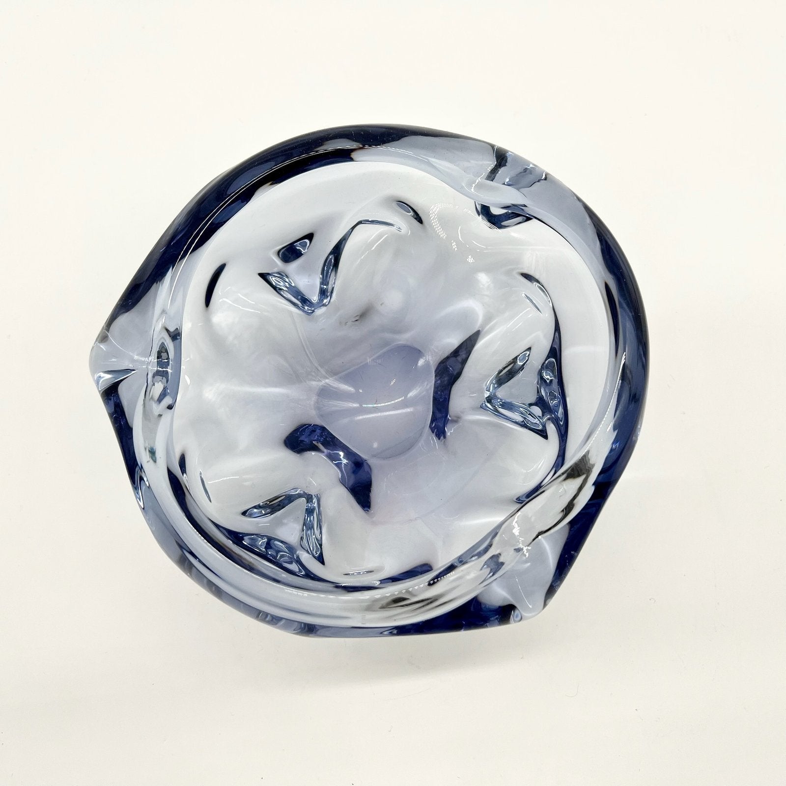 CENDRIER CRISTAL DE BOHÈME BLEU FUMÉ, 1970